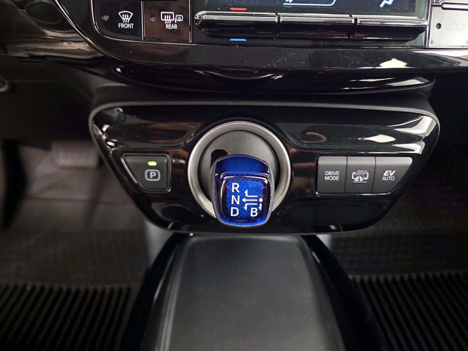 Thumbnail: 2021 Toyota Prius Prime - 17