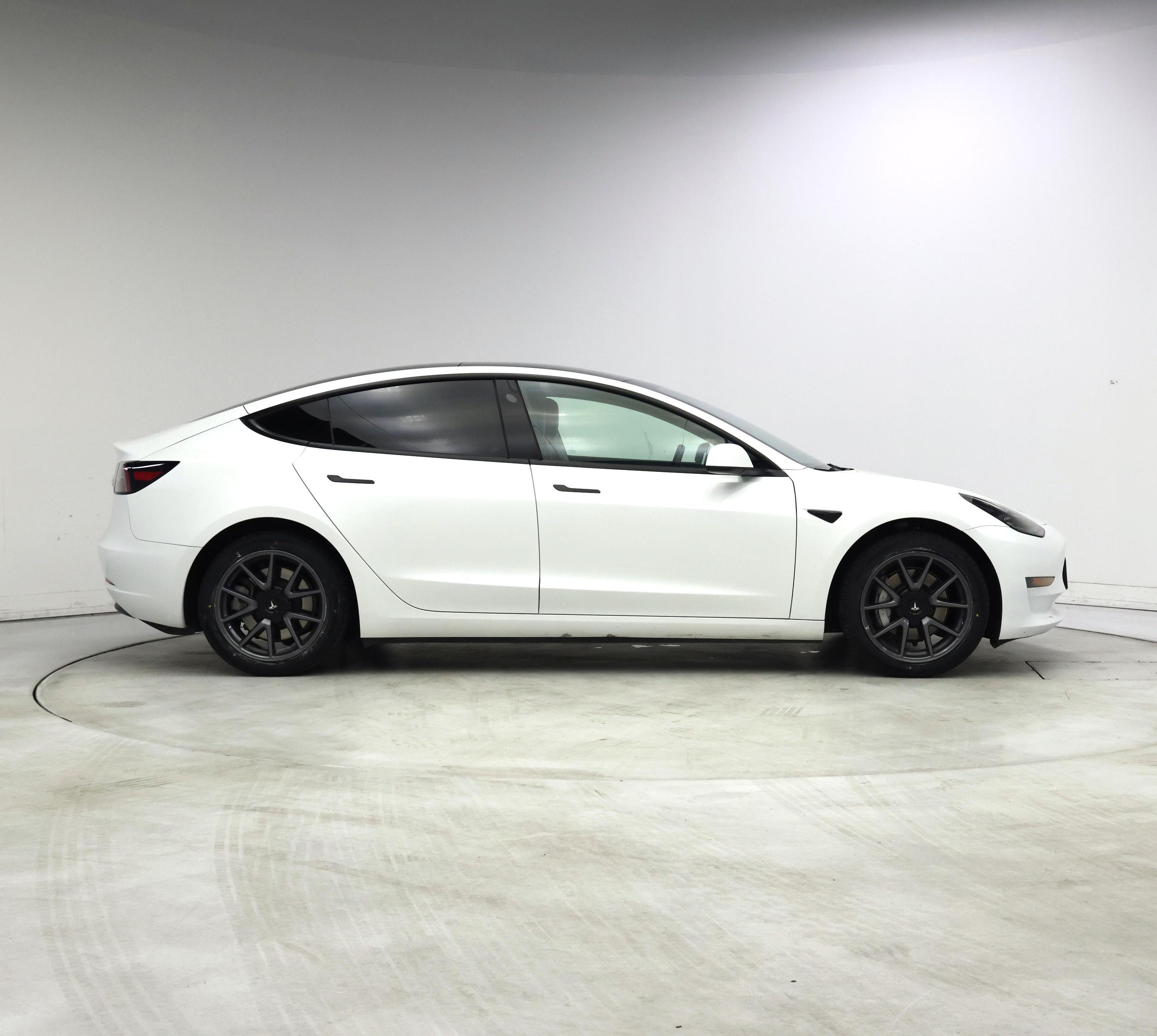 Thumbnail: 2023 Tesla Model 3 - 7