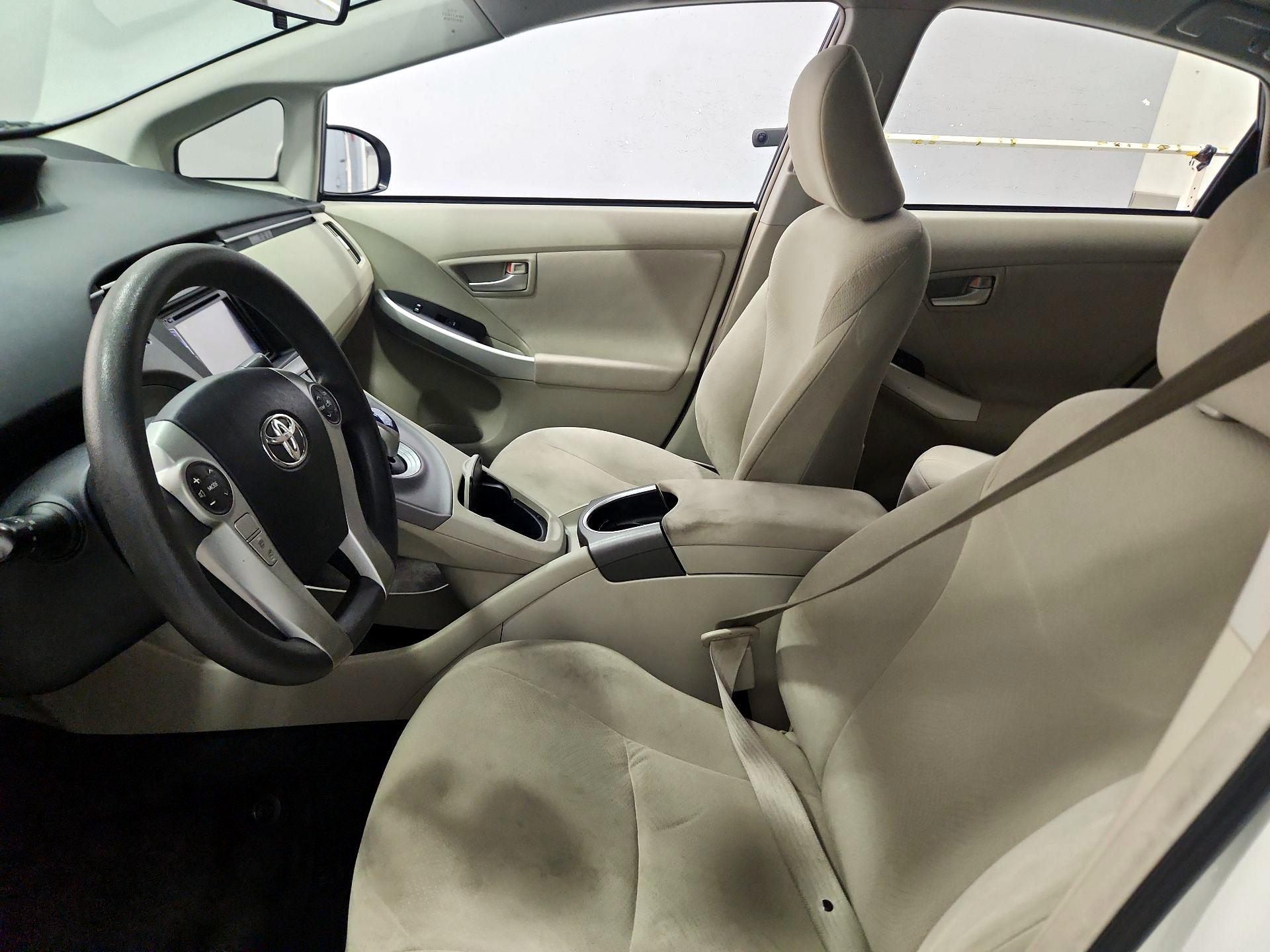 Thumbnail: 2015 Toyota Prius - 11