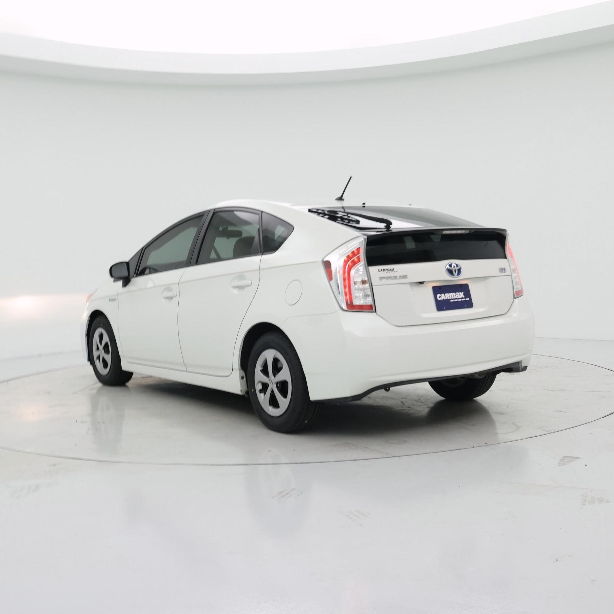 Thumbnail: 2015 Toyota Prius - 2
