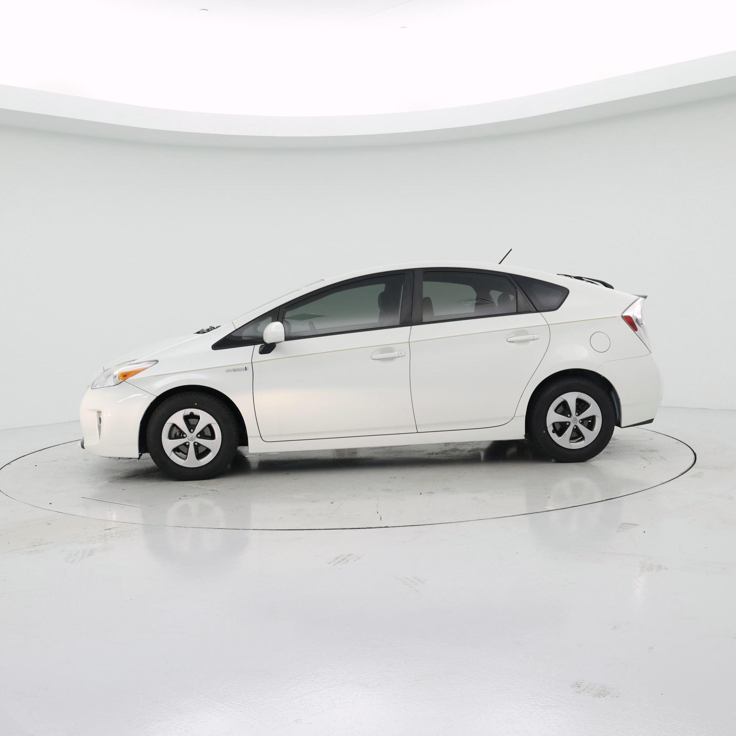 Thumbnail: 2015 Toyota Prius - 3