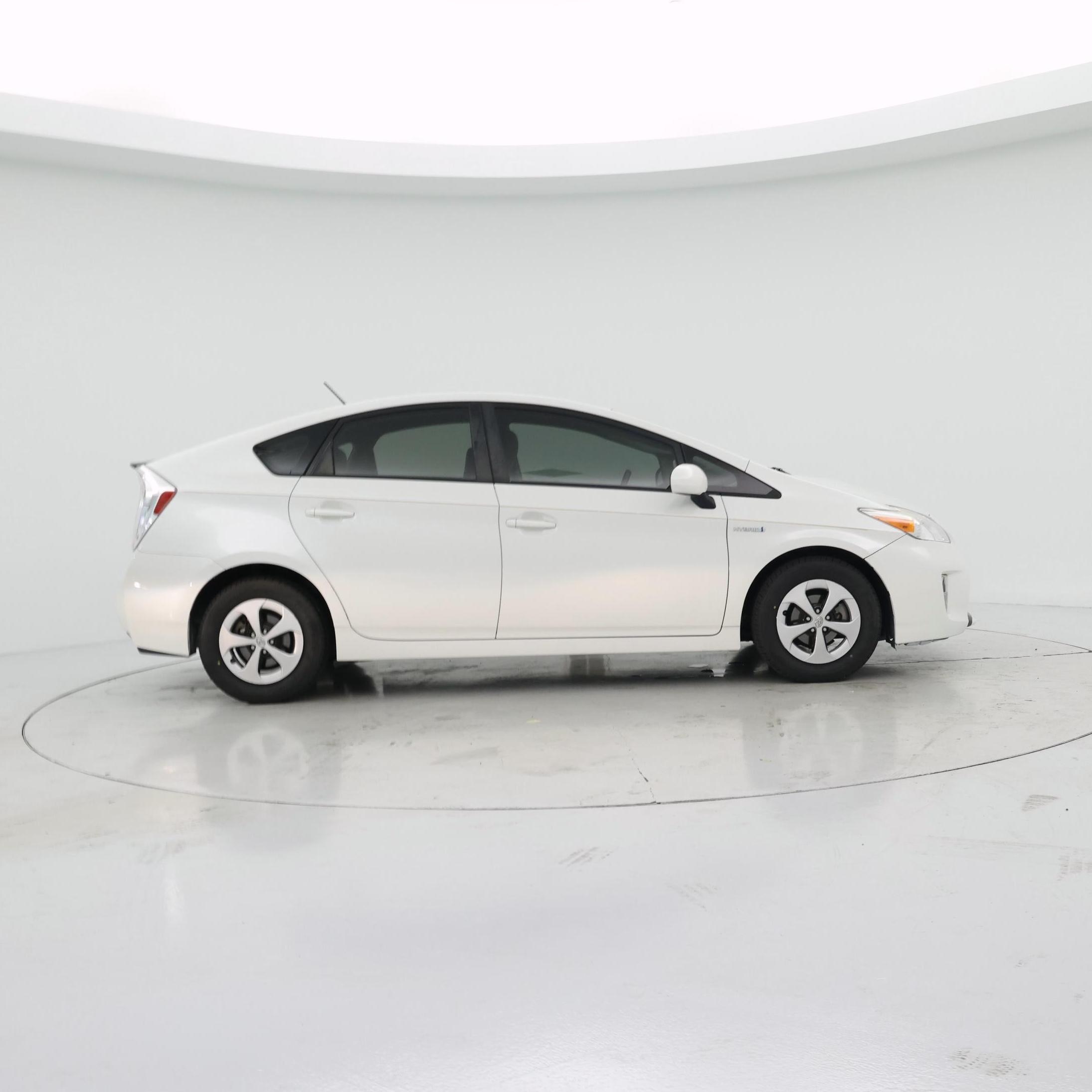 Thumbnail: 2015 Toyota Prius - 7