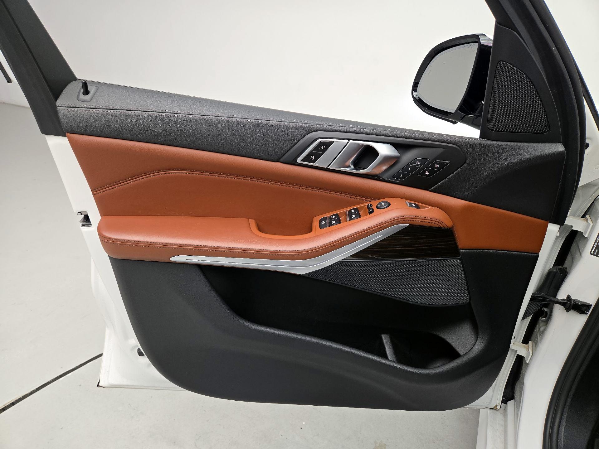 Thumbnail: 2021 BMW X5 - 12