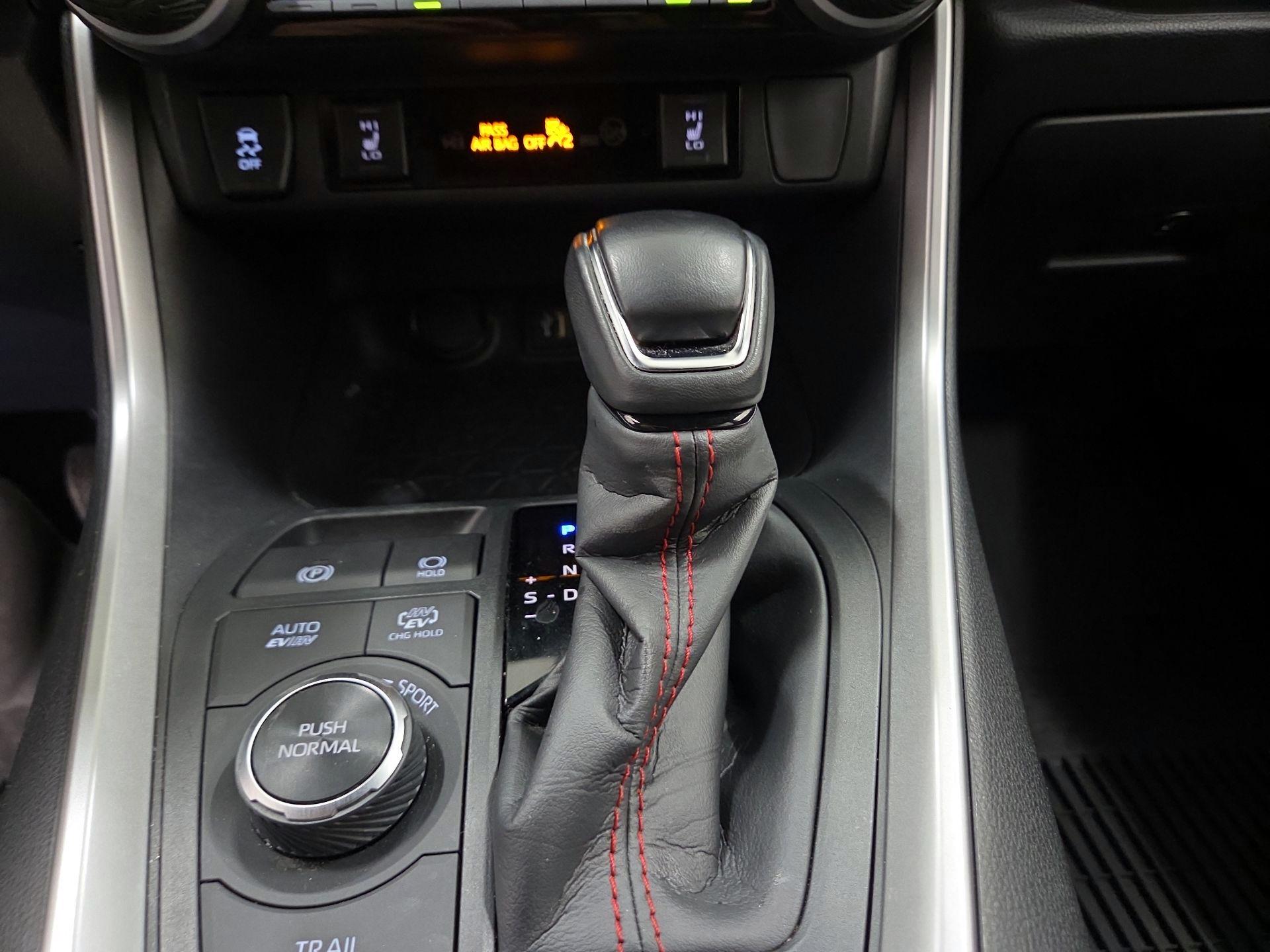 Thumbnail: 2023 Toyota RAV4 - 17