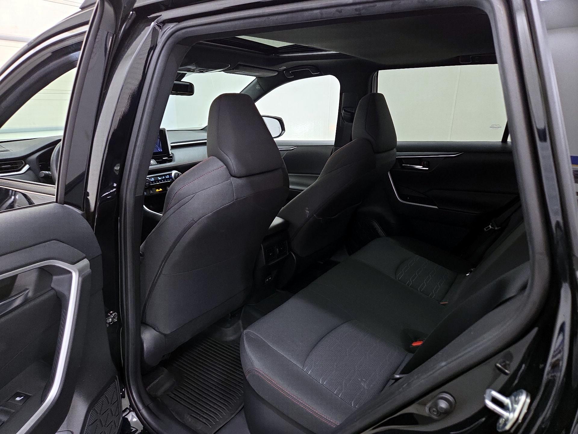 Thumbnail: 2023 Toyota RAV4 - 20
