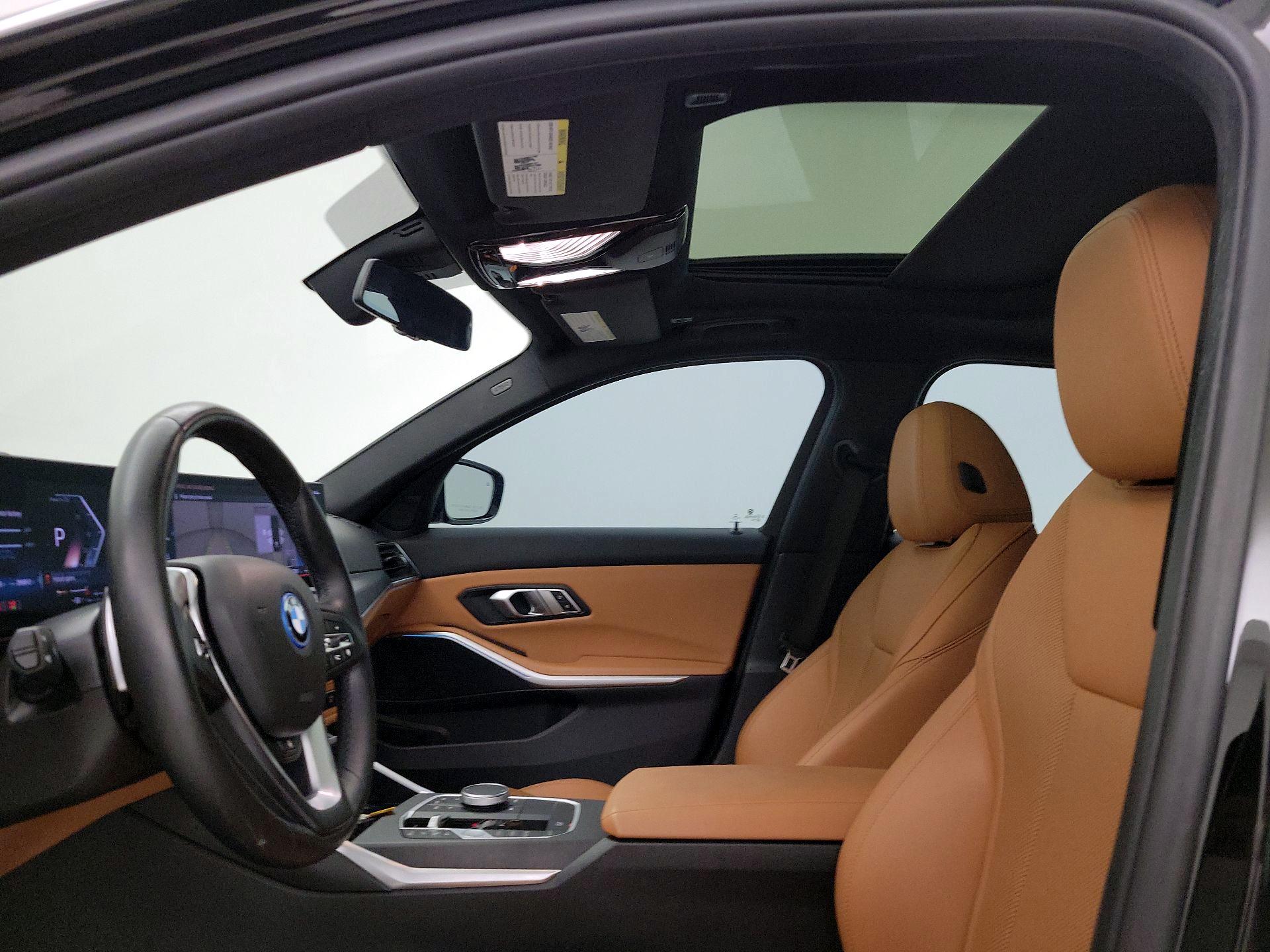 Thumbnail: 2023 BMW 3 Series - 18