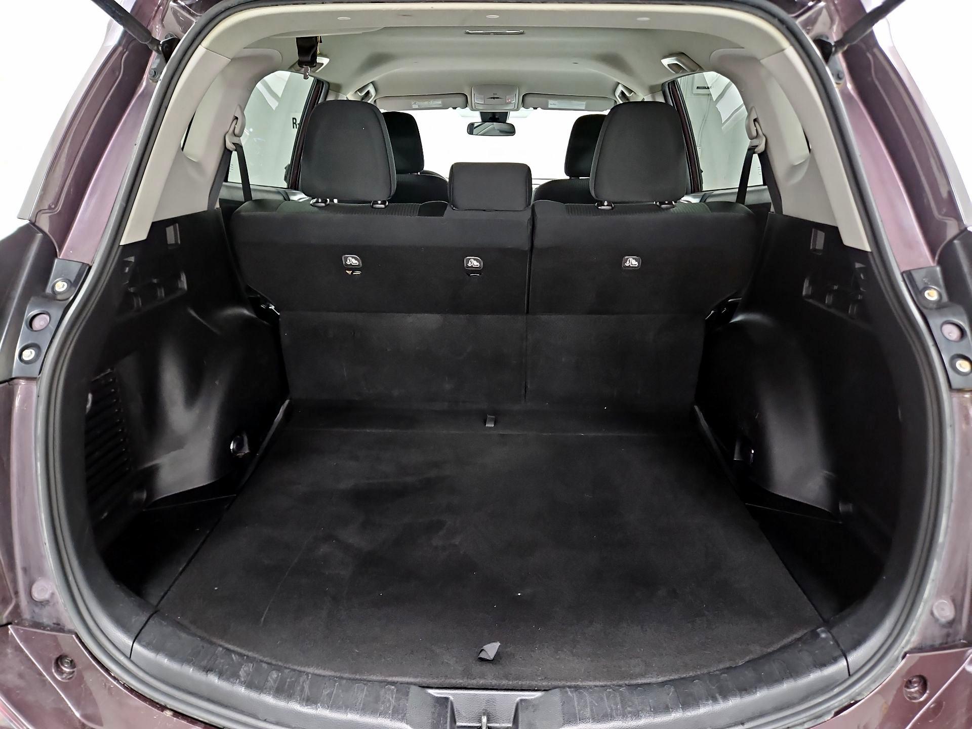 Thumbnail: 2017 Toyota RAV4 - 20