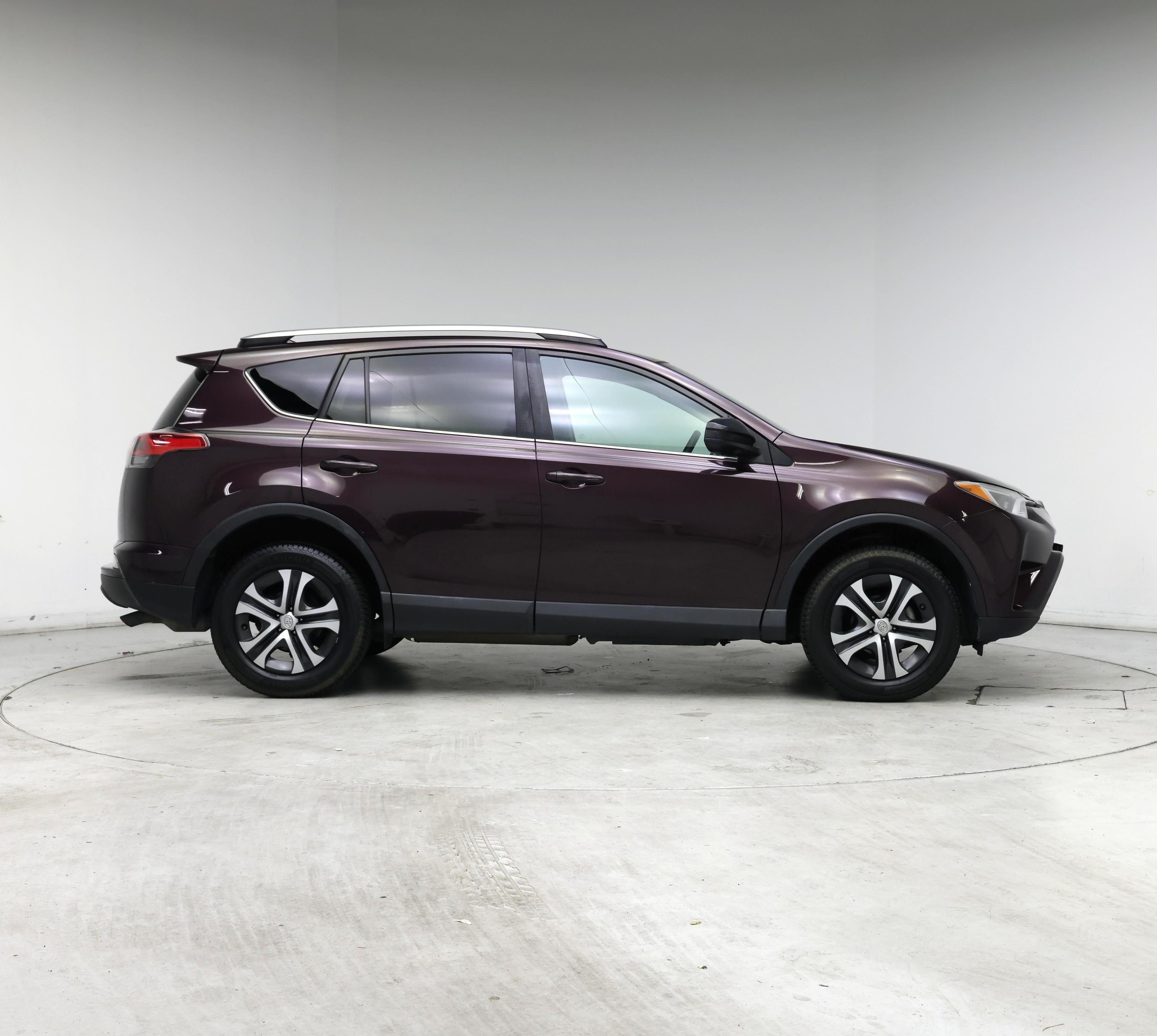 Thumbnail: 2017 Toyota RAV4 - 7