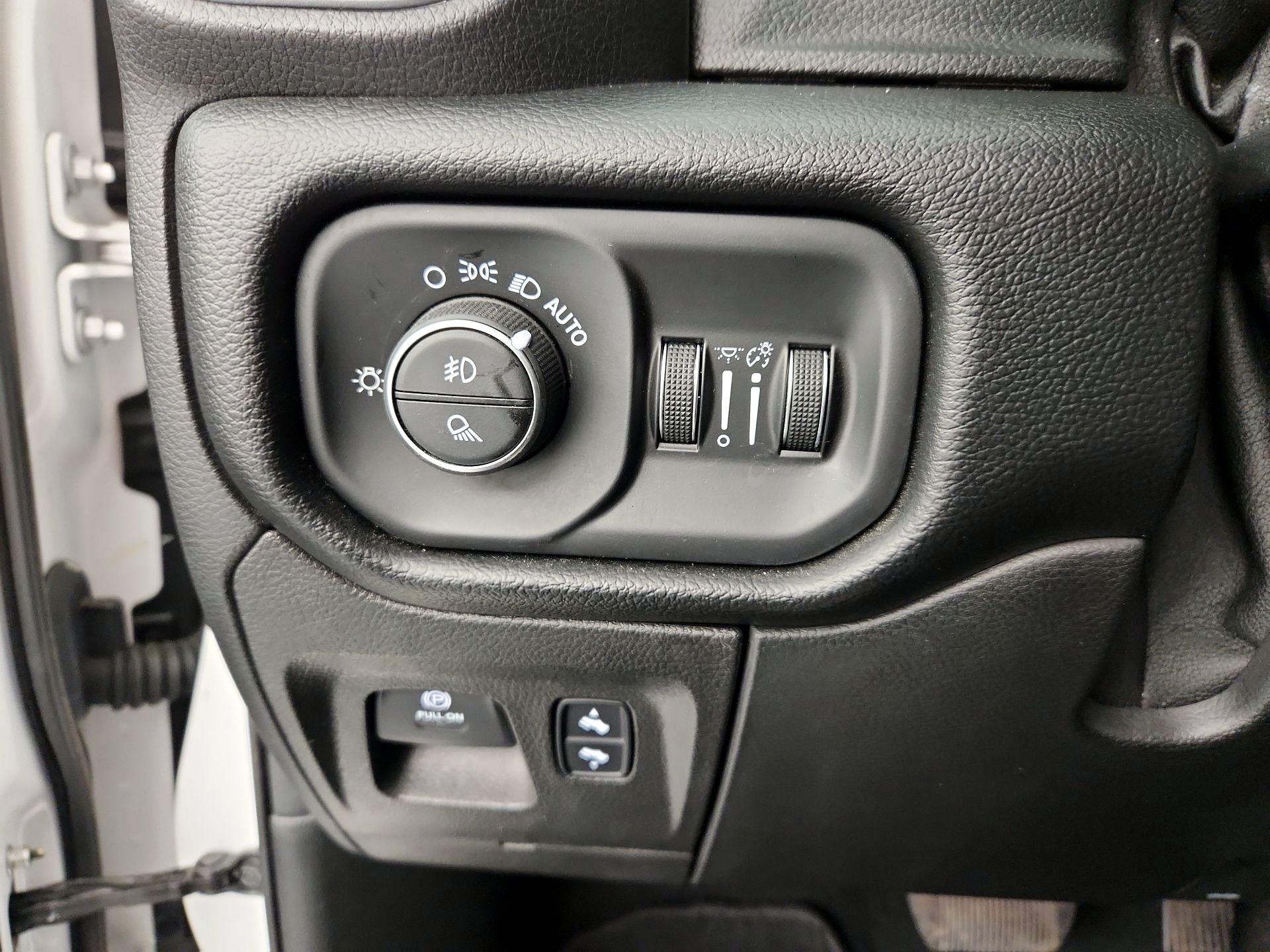 Thumbnail: 2019 RAM 1500 - 13