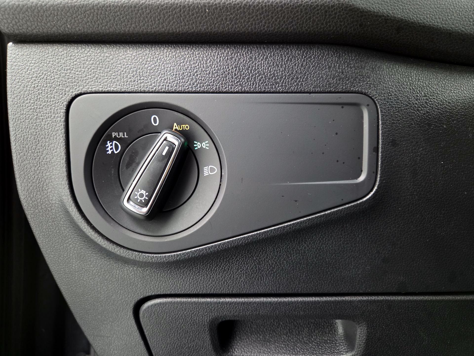 Thumbnail: 2020 Volkswagen Tiguan - 13