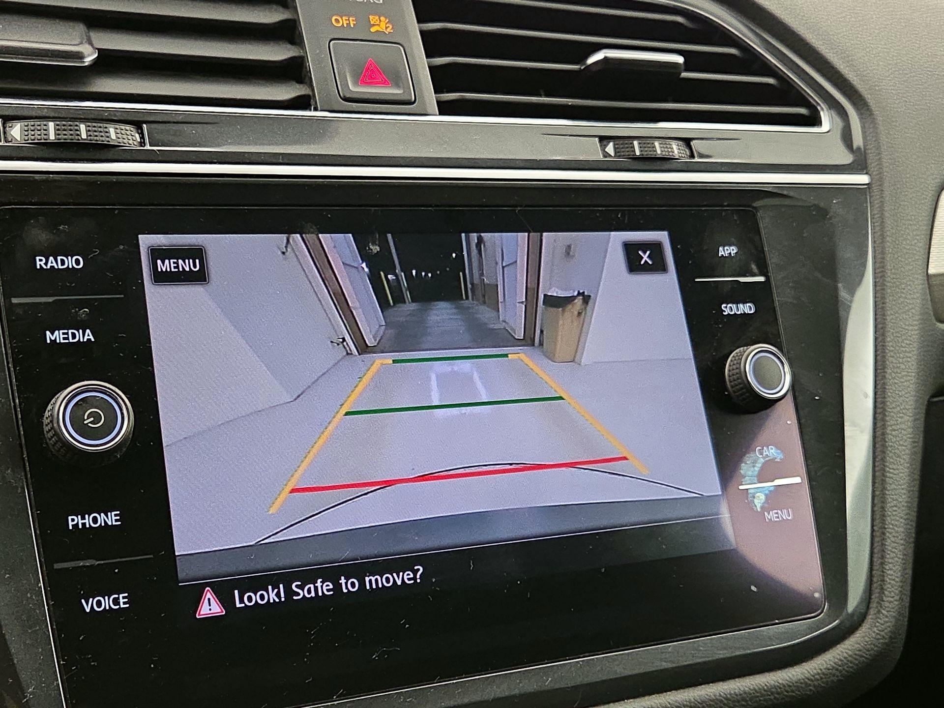 Thumbnail: 2020 Volkswagen Tiguan - 14