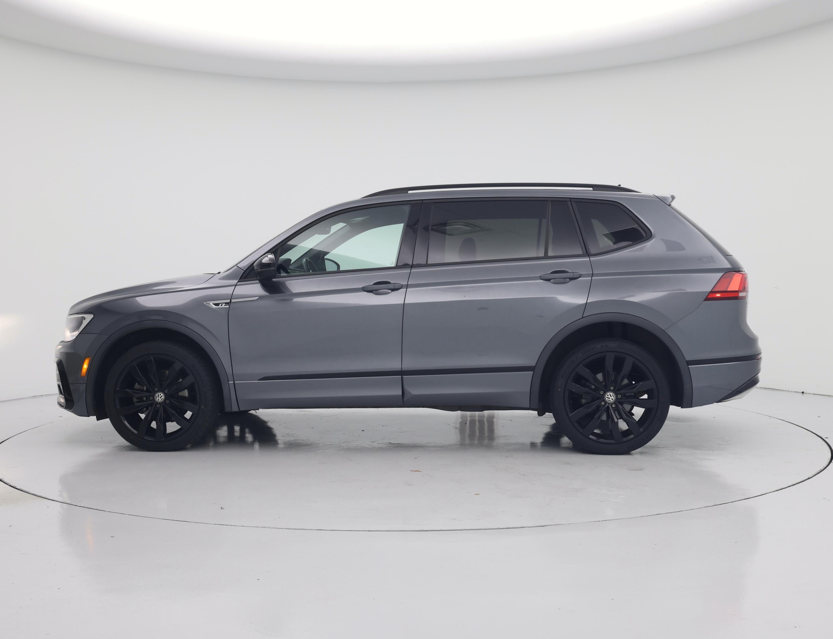 Thumbnail: 2020 Volkswagen Tiguan - 3