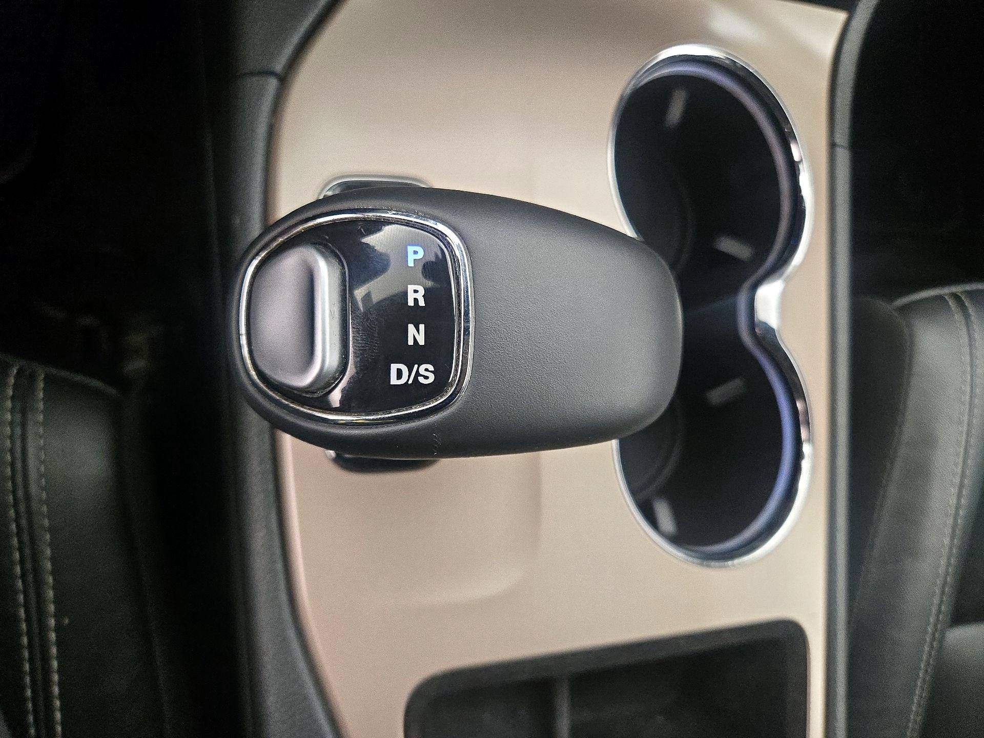 Thumbnail: 2015 Jeep Grand Cherokee - 18