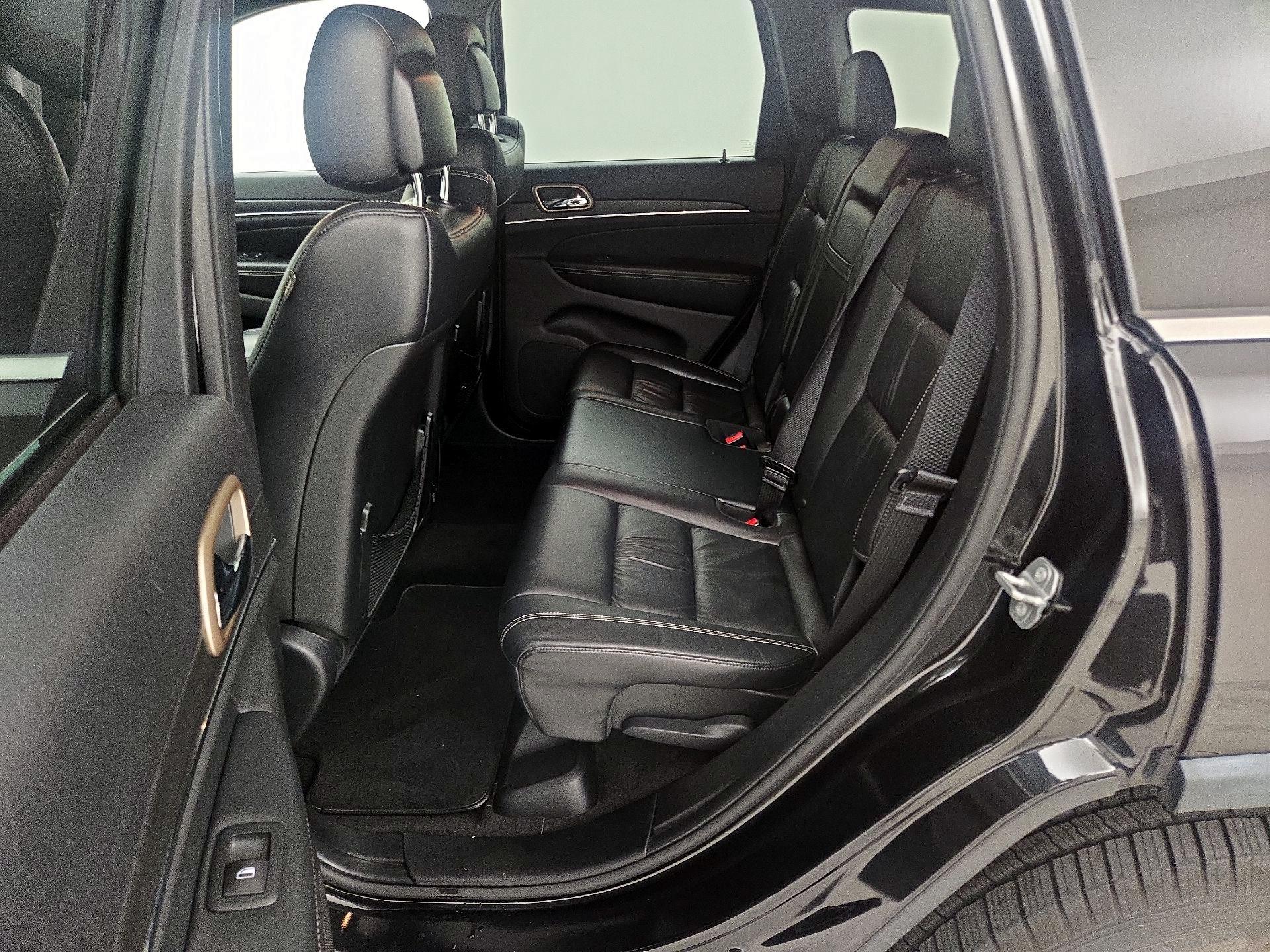 Thumbnail: 2015 Jeep Grand Cherokee - 20