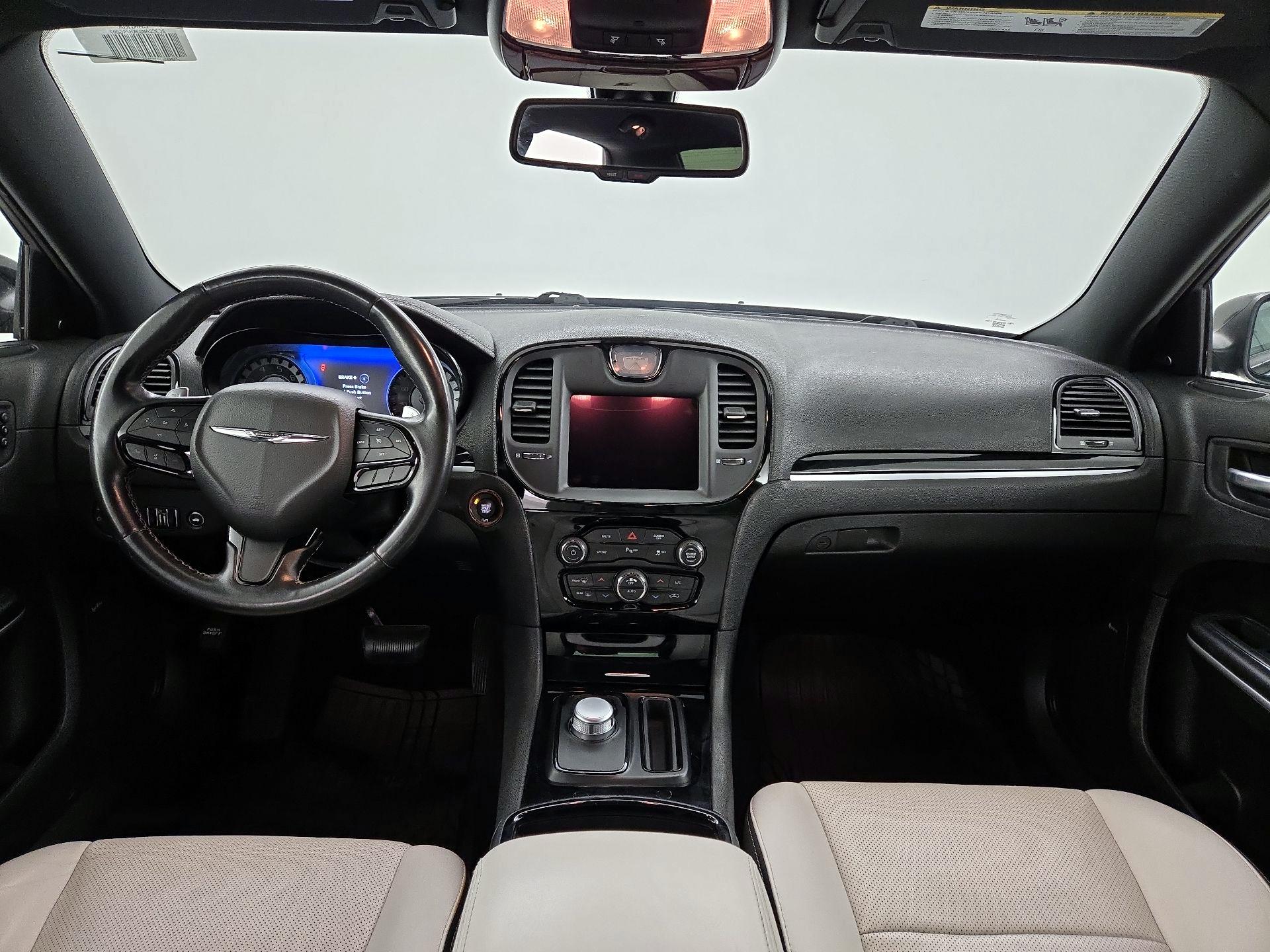 Thumbnail: 2019 Chrysler 300 - 9