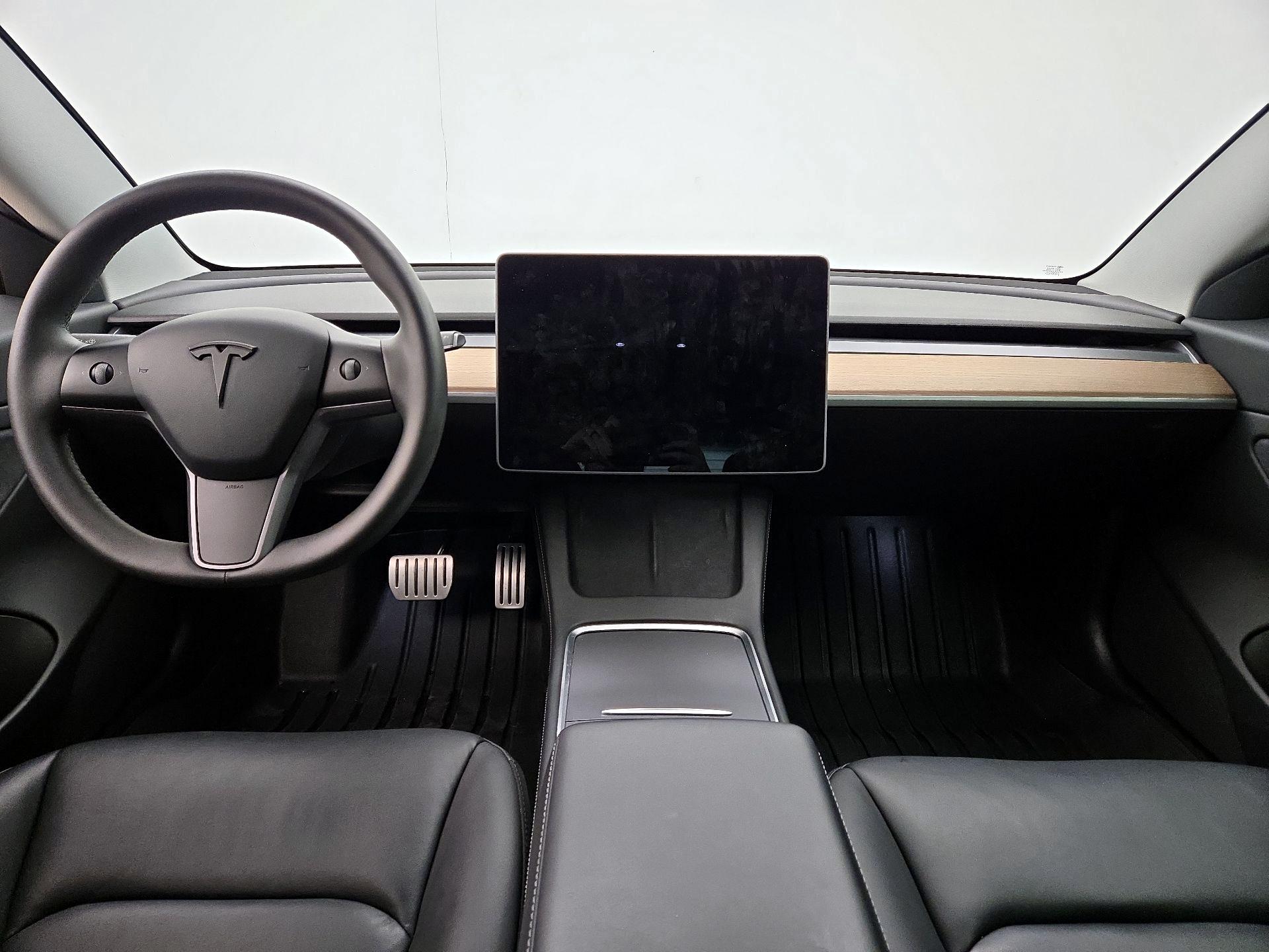 Thumbnail: 2021 Tesla Model 3 - 9