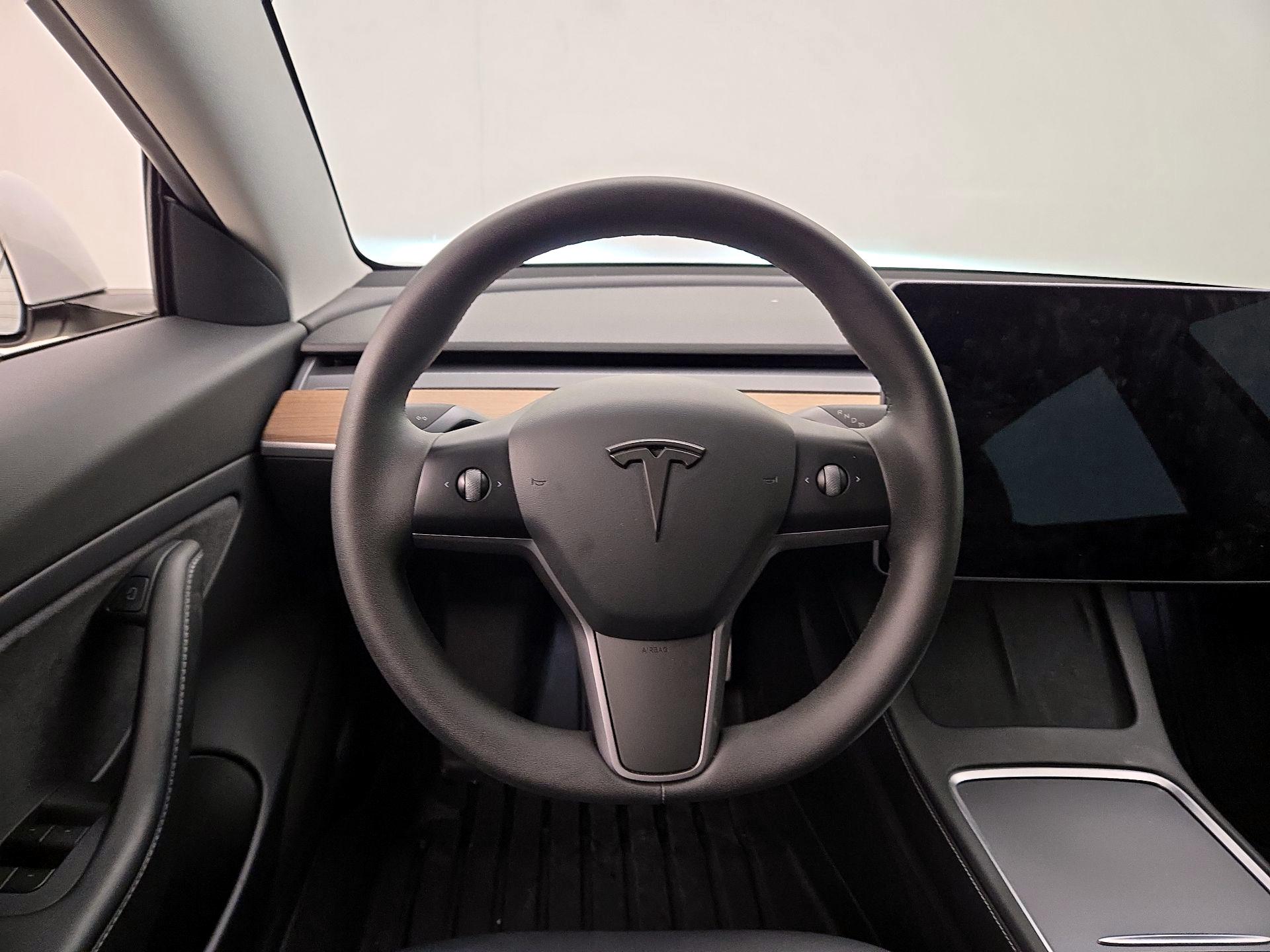 Thumbnail: 2021 Tesla Model 3 - 10