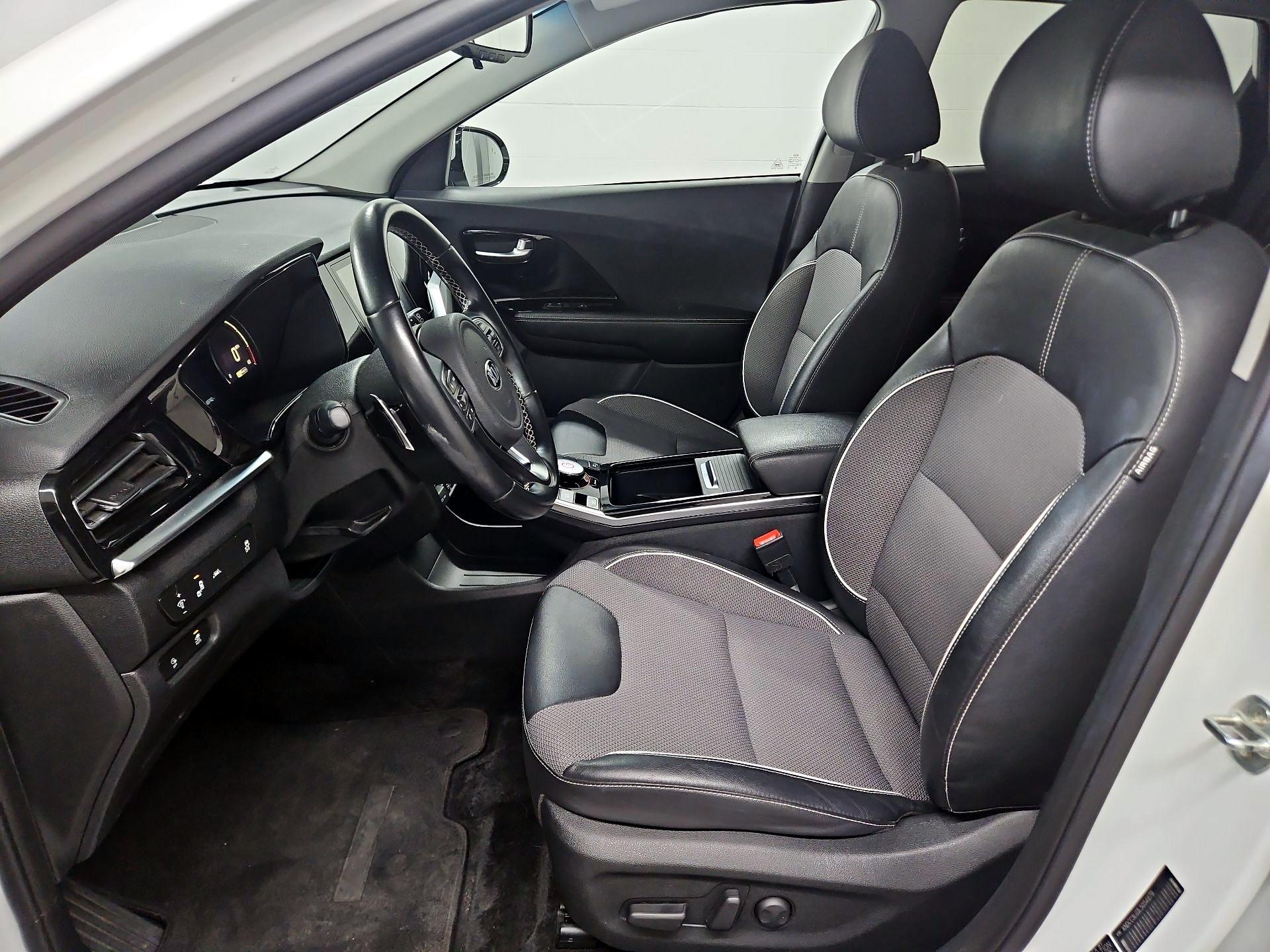 Thumbnail: 2020 Kia Niro - 11
