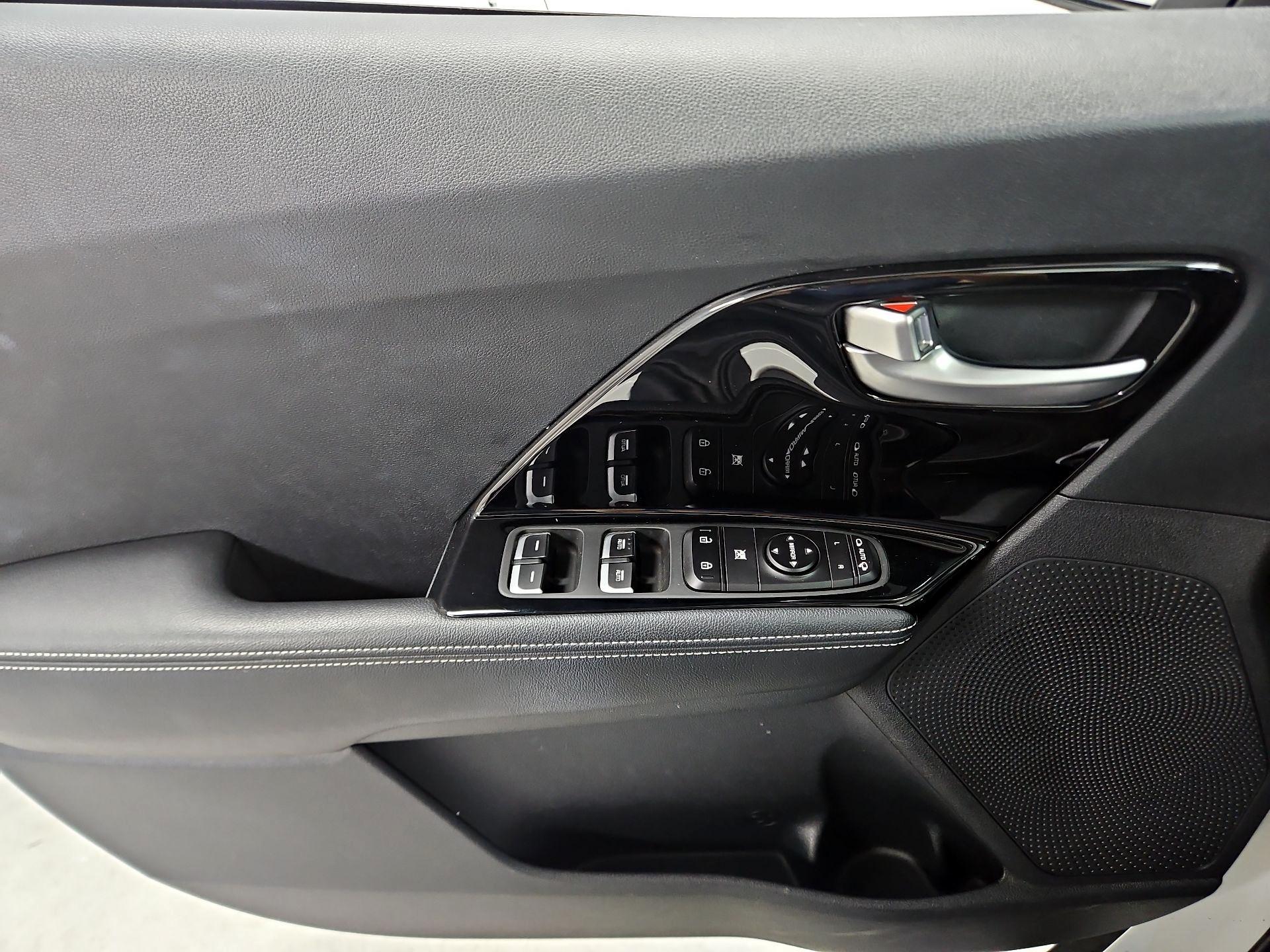 Thumbnail: 2020 Kia Niro - 12