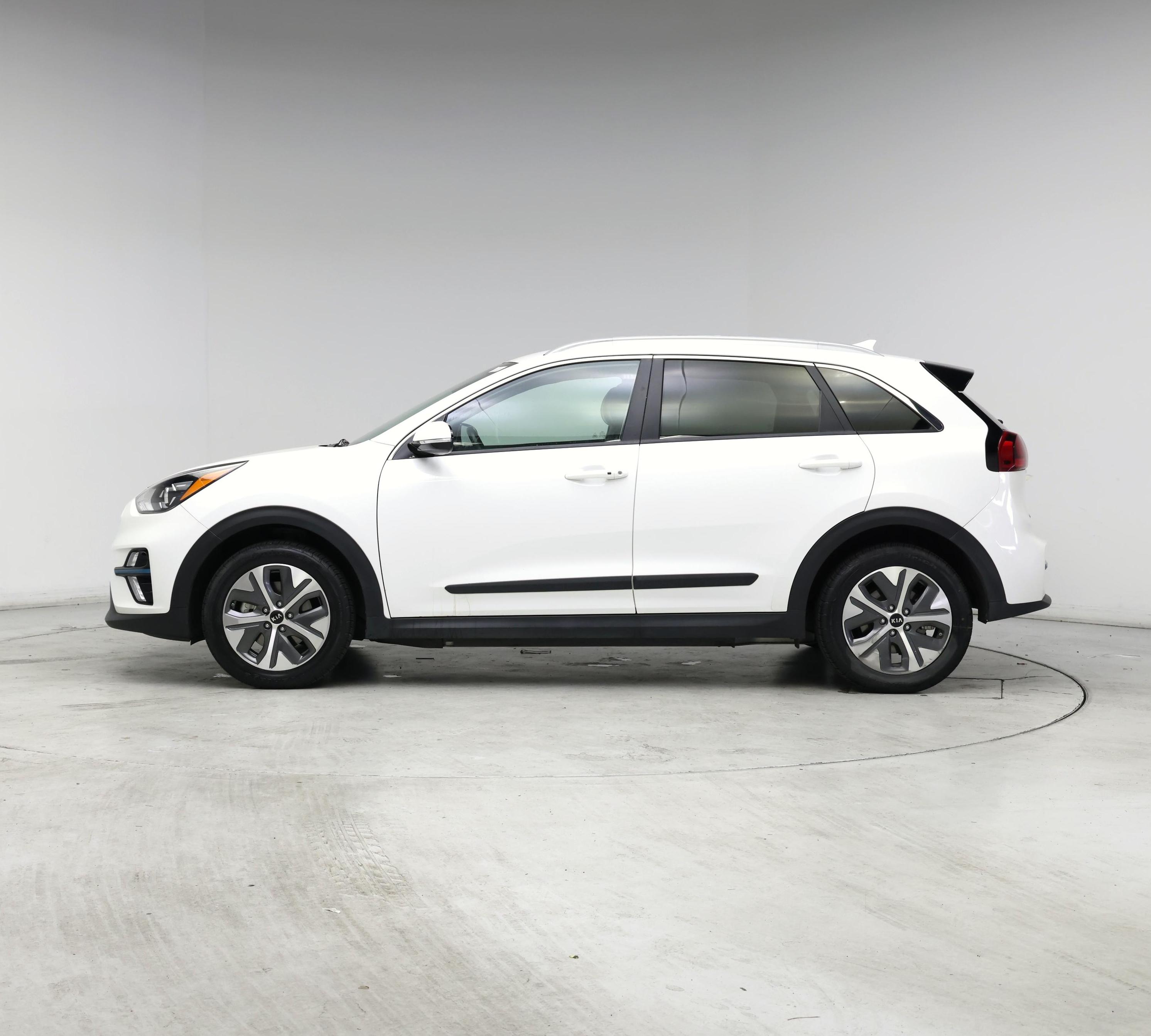 Thumbnail: 2020 Kia Niro - 3