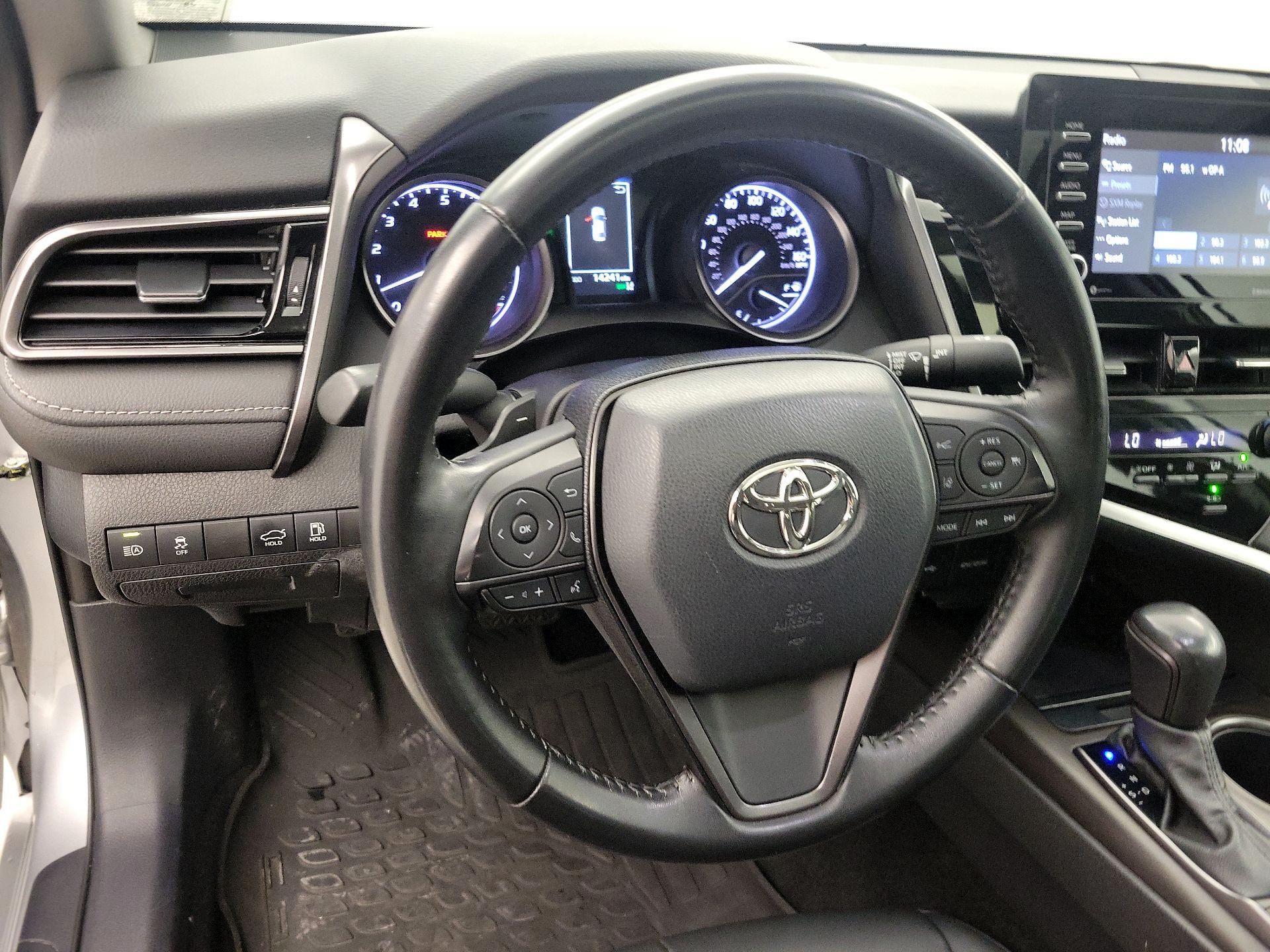 Thumbnail: 2022 Toyota Camry - 10