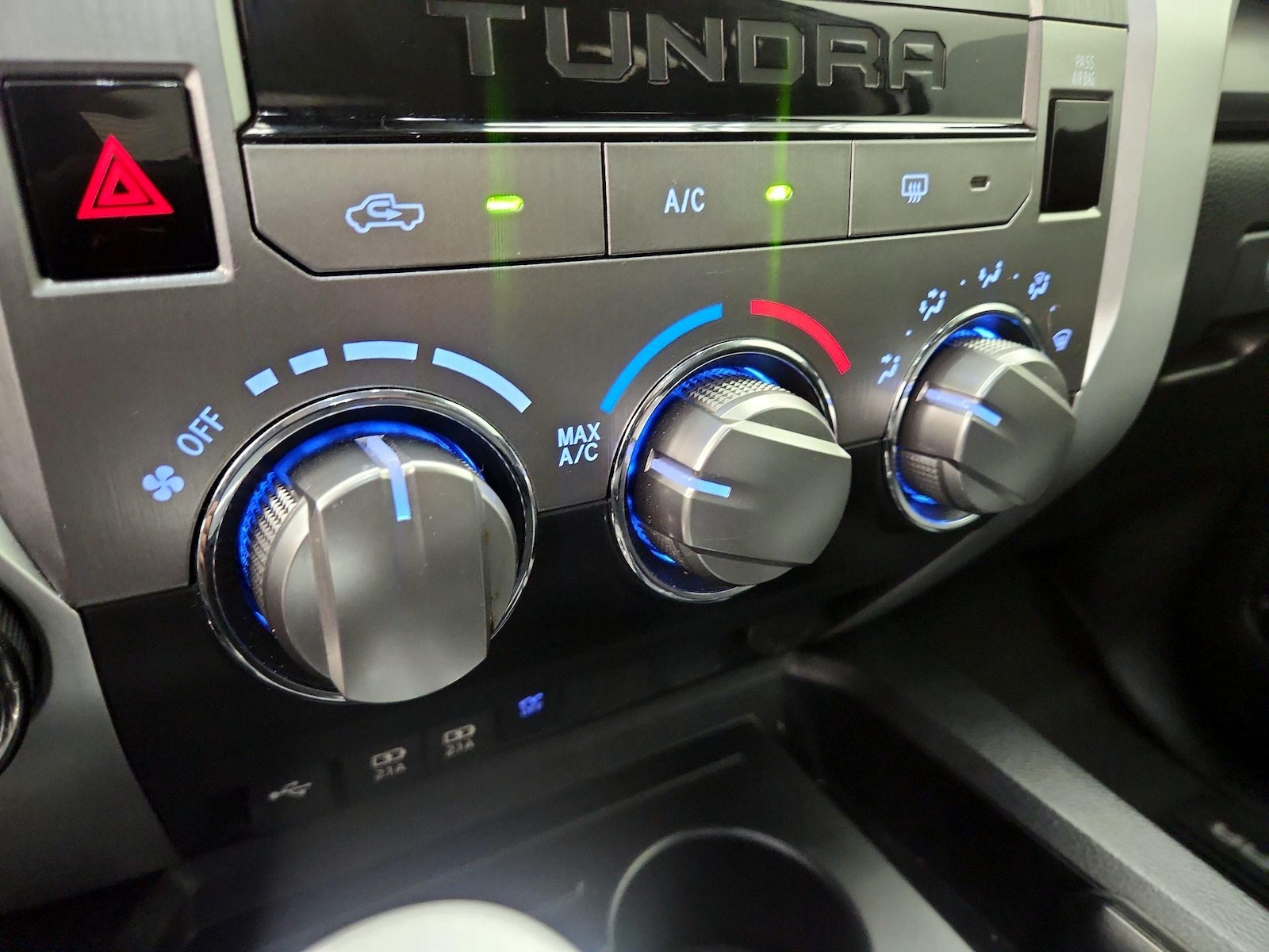 2020 Toyota Tundra SR5 - Photo 17