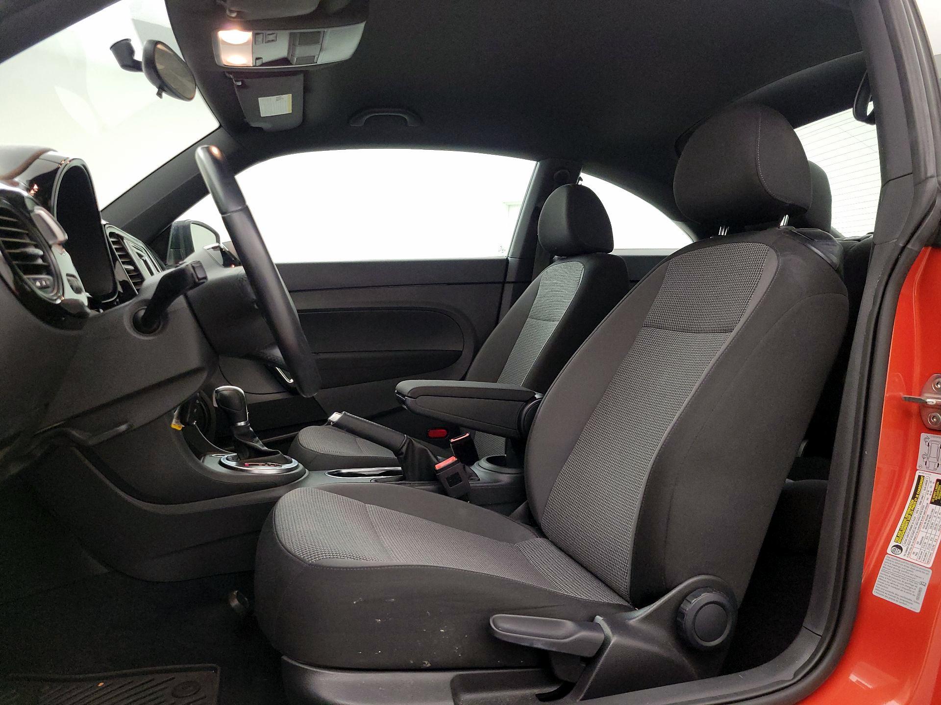 Thumbnail: 2018 Volkswagen Beetle - 11