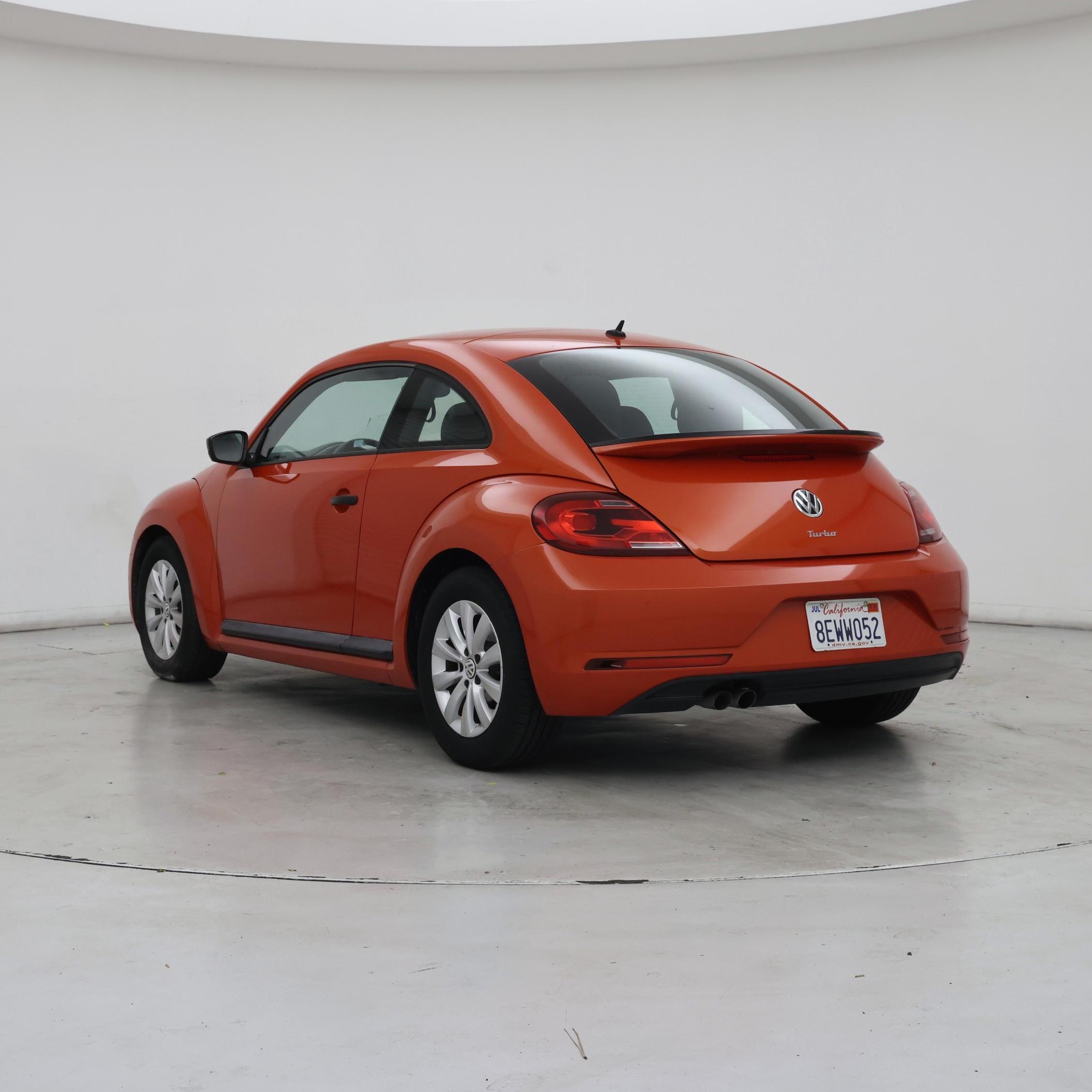 Thumbnail: 2018 Volkswagen Beetle - 2