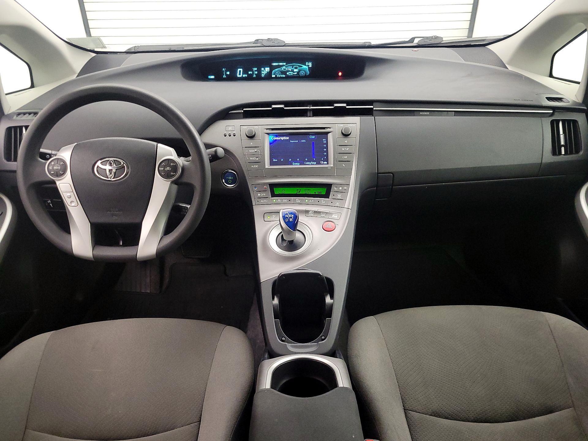 Thumbnail: 2015 Toyota Prius - 9