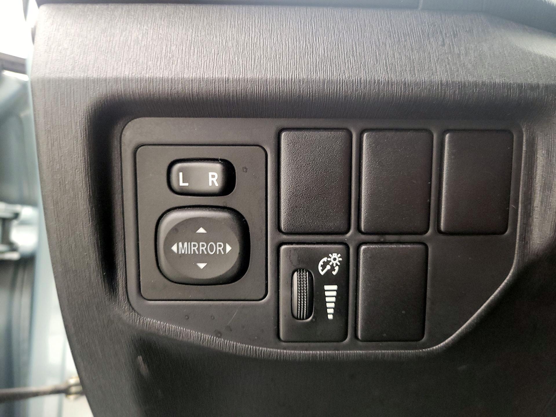 Thumbnail: 2015 Toyota Prius - 13