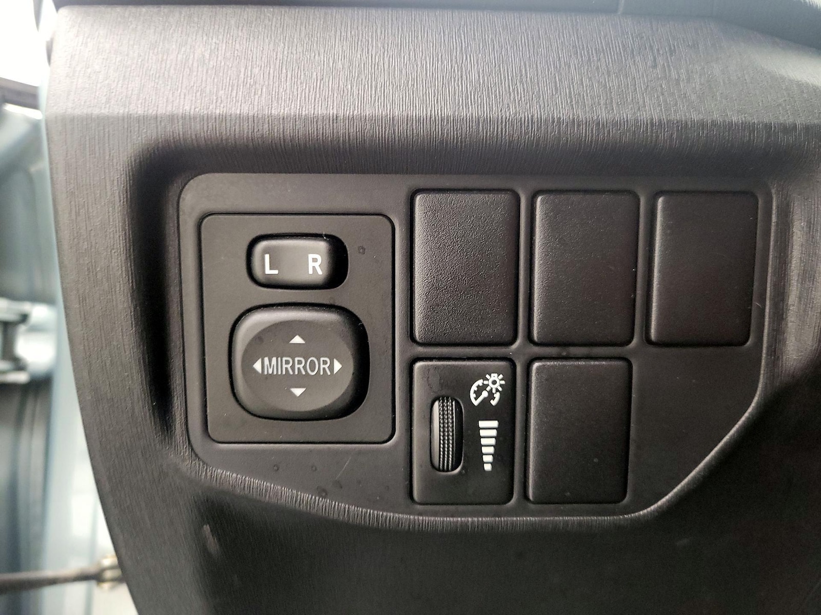 2015 Toyota Prius 14