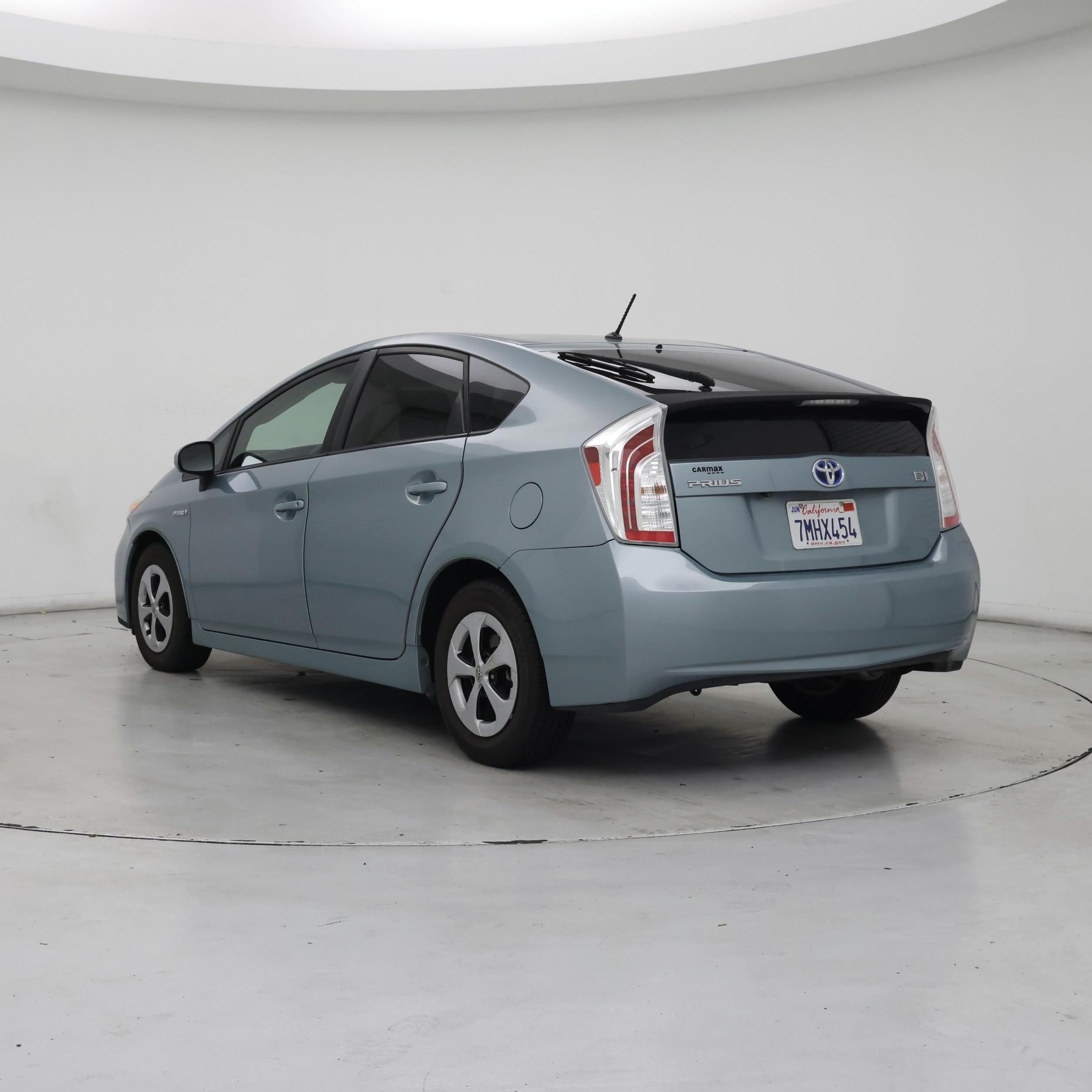 Thumbnail: 2015 Toyota Prius - 2