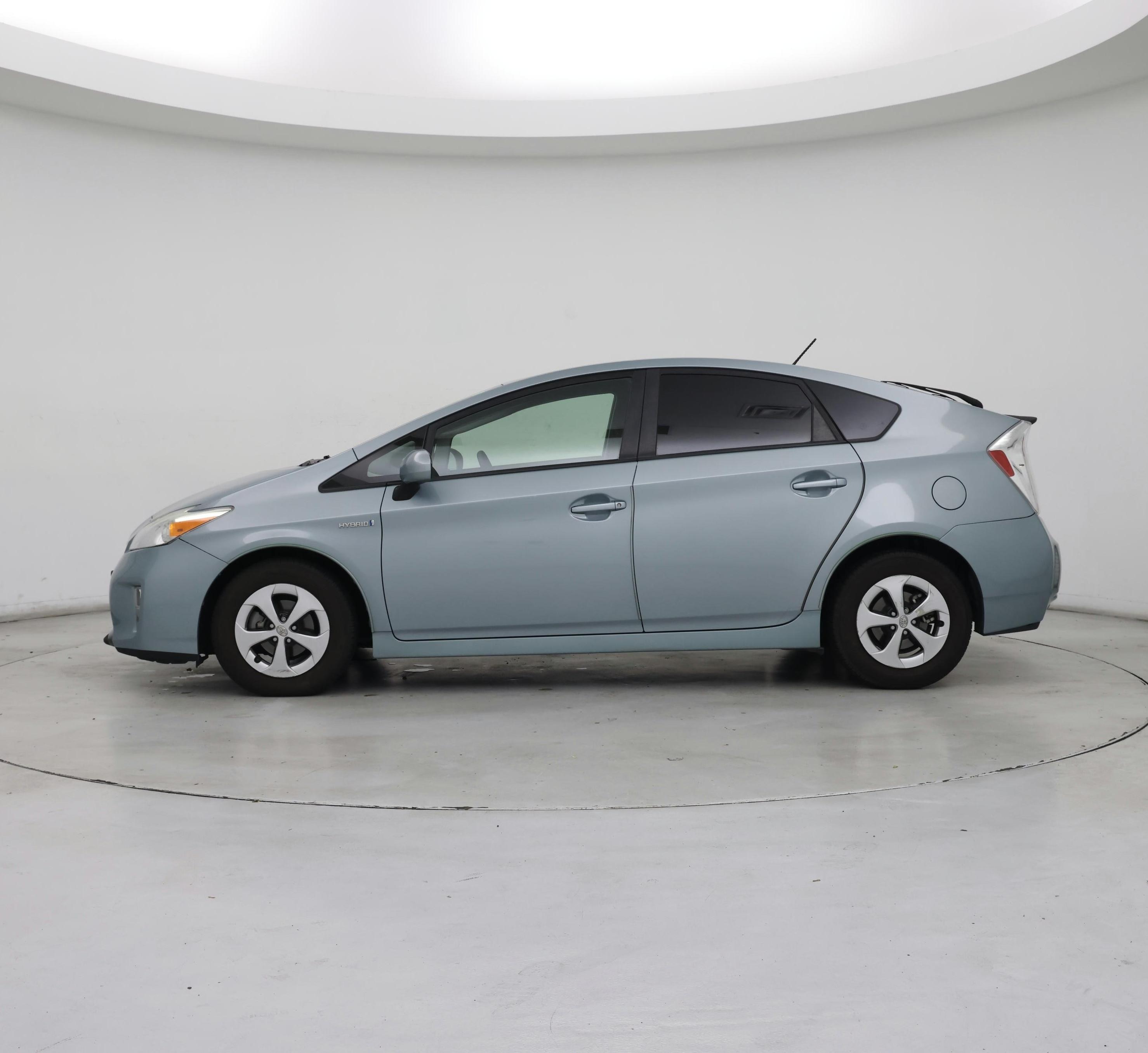 Thumbnail: 2015 Toyota Prius - 3