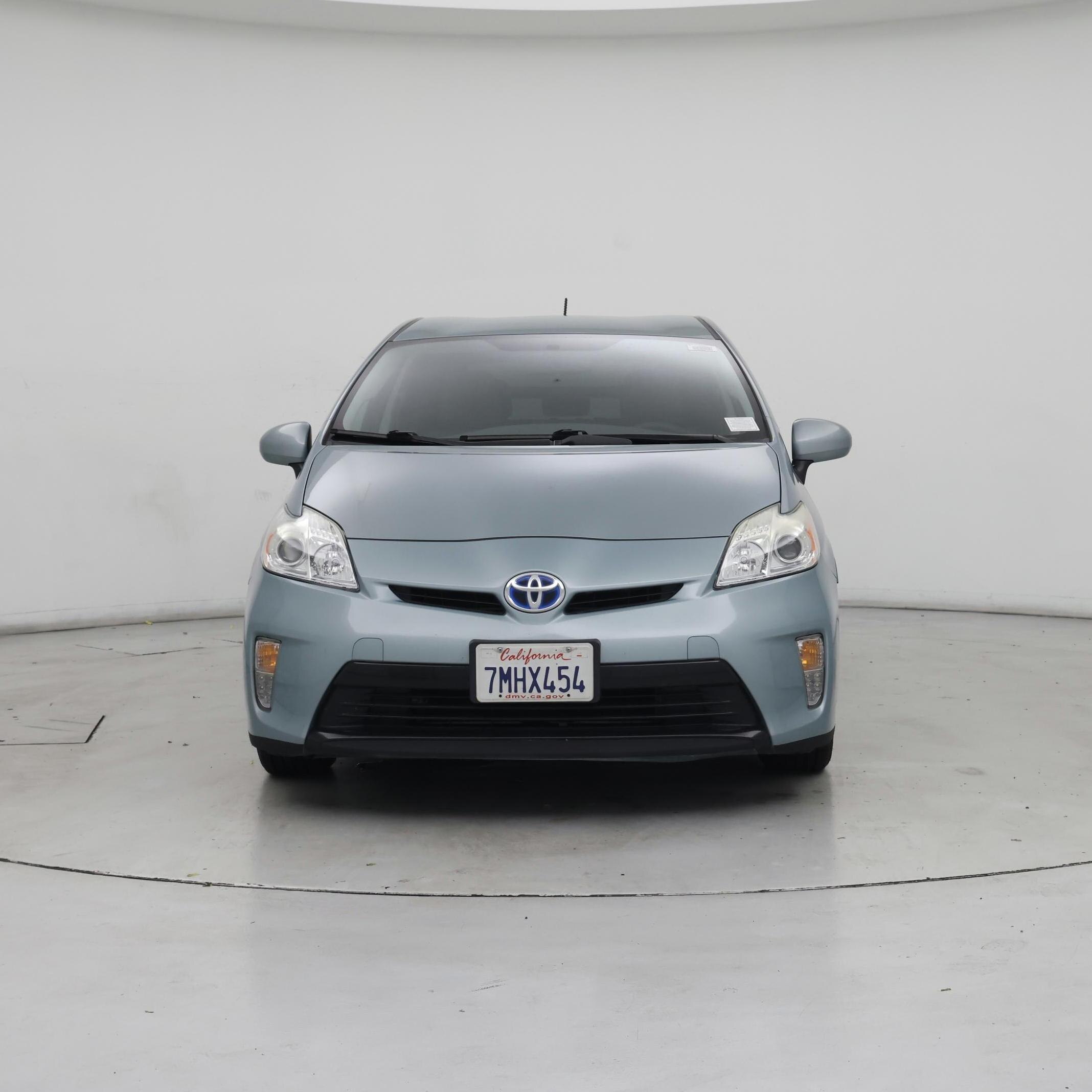 Thumbnail: 2015 Toyota Prius - 5