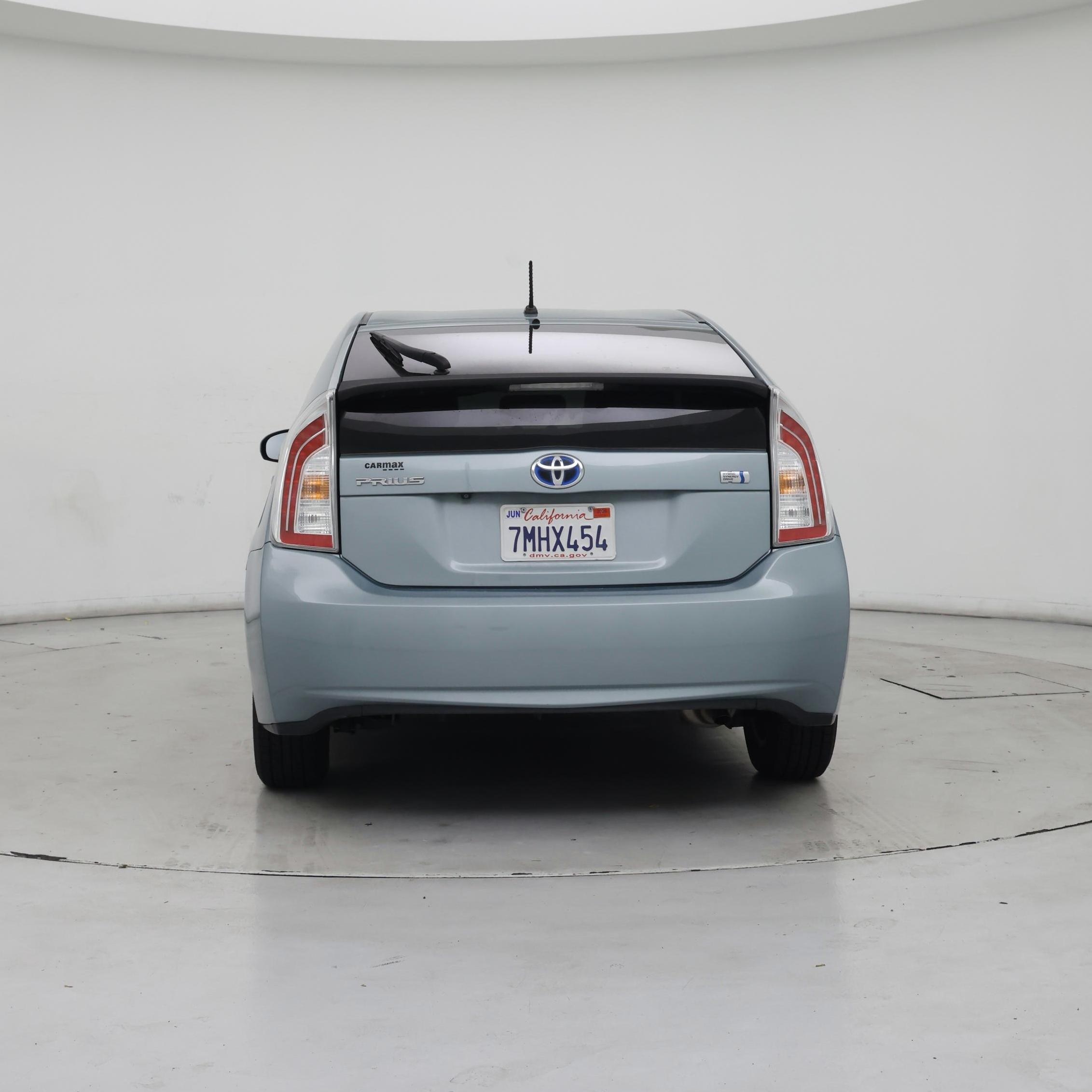 Thumbnail: 2015 Toyota Prius - 6
