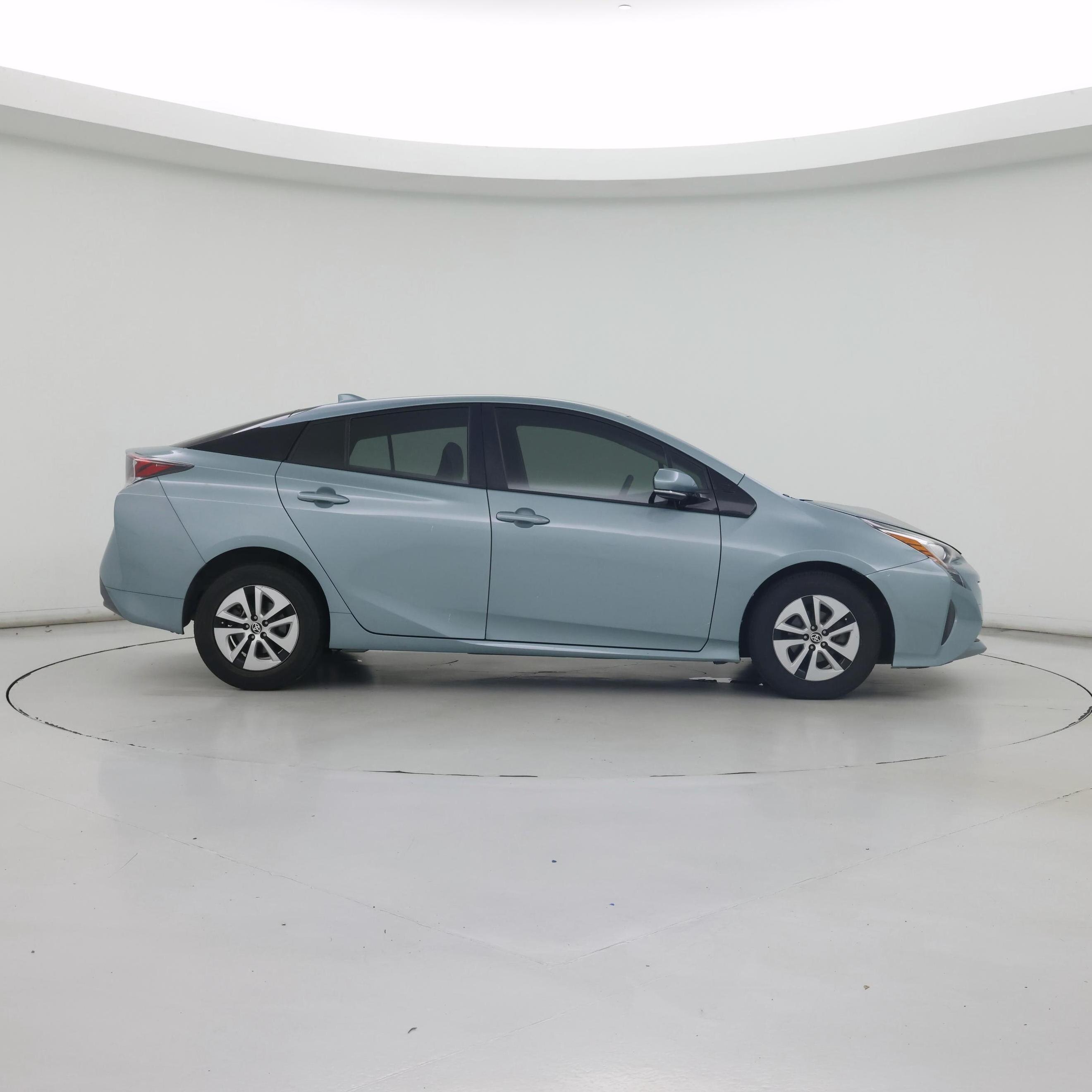 Thumbnail: 2016 Toyota Prius - 7