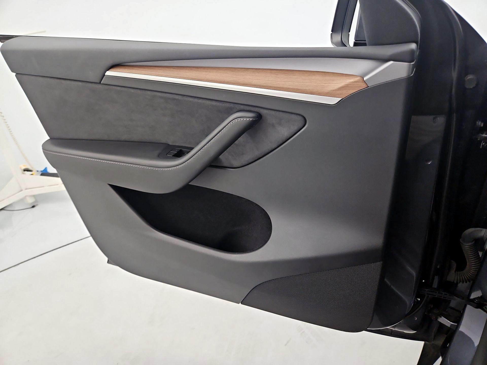 Thumbnail: 2023 Tesla Model Y - 12