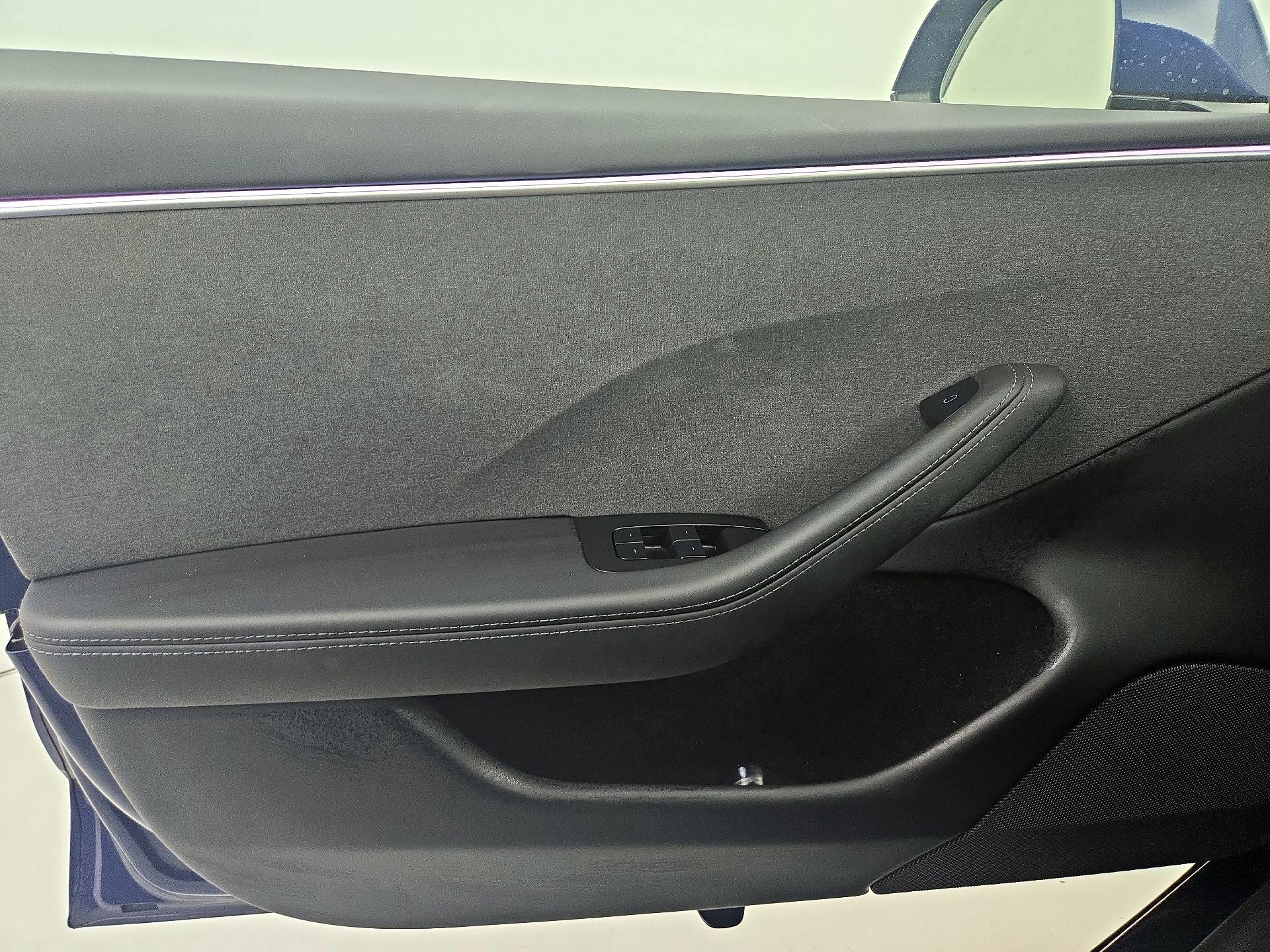 Thumbnail: 2025 Tesla Model 3 - 12