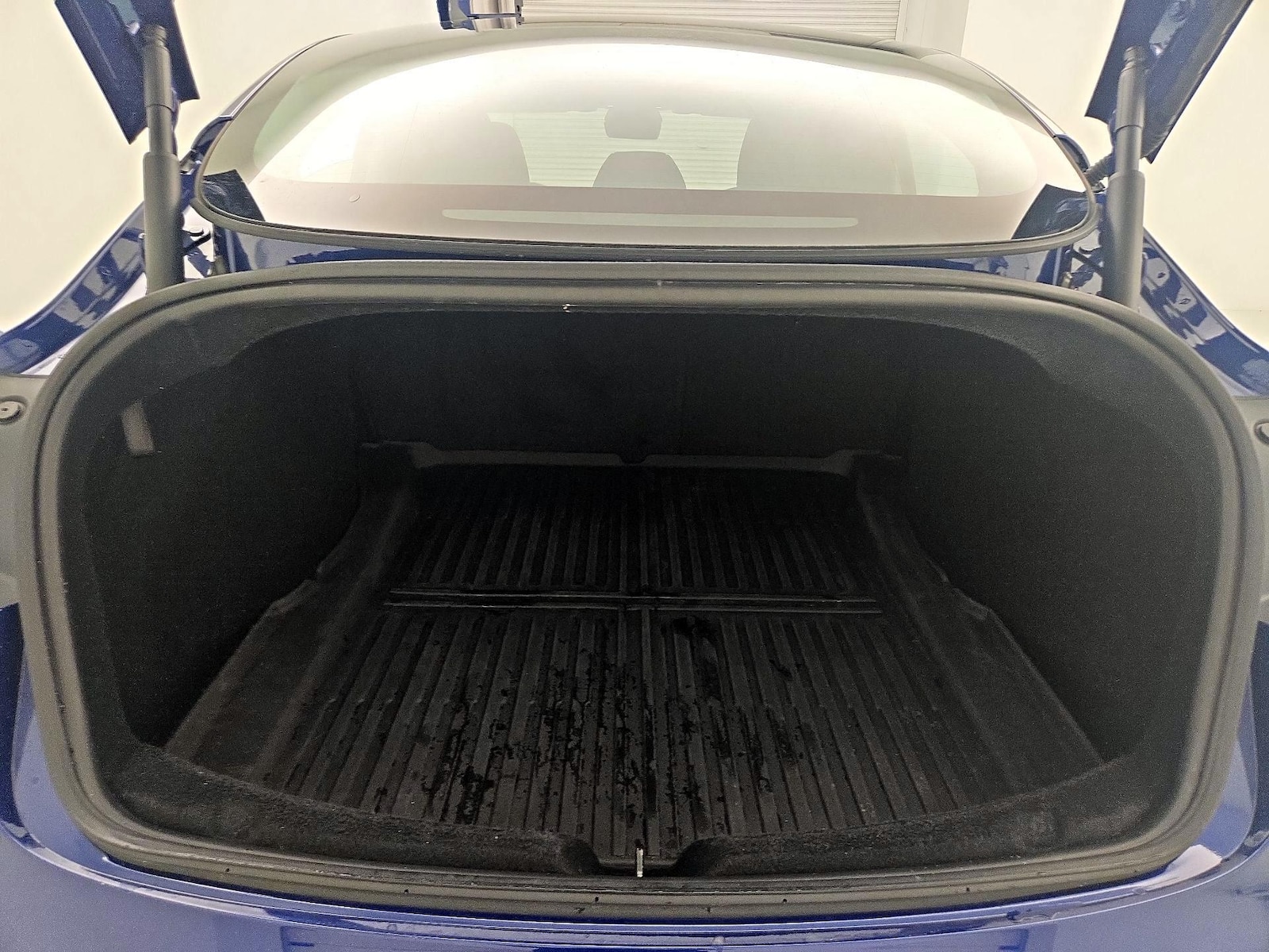 2025 Tesla Model 3 Long Range - Photo 22