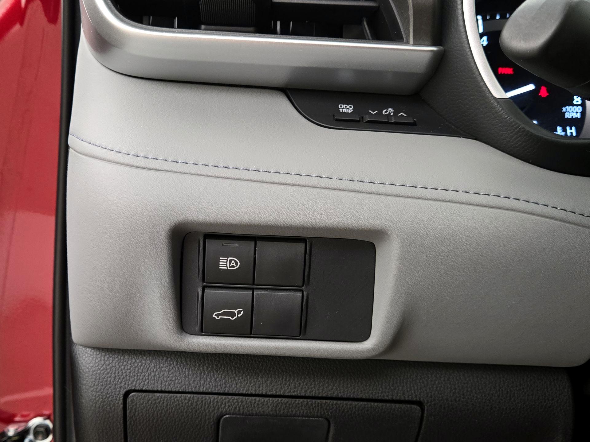 Thumbnail: 2021 Toyota Highlander - 13