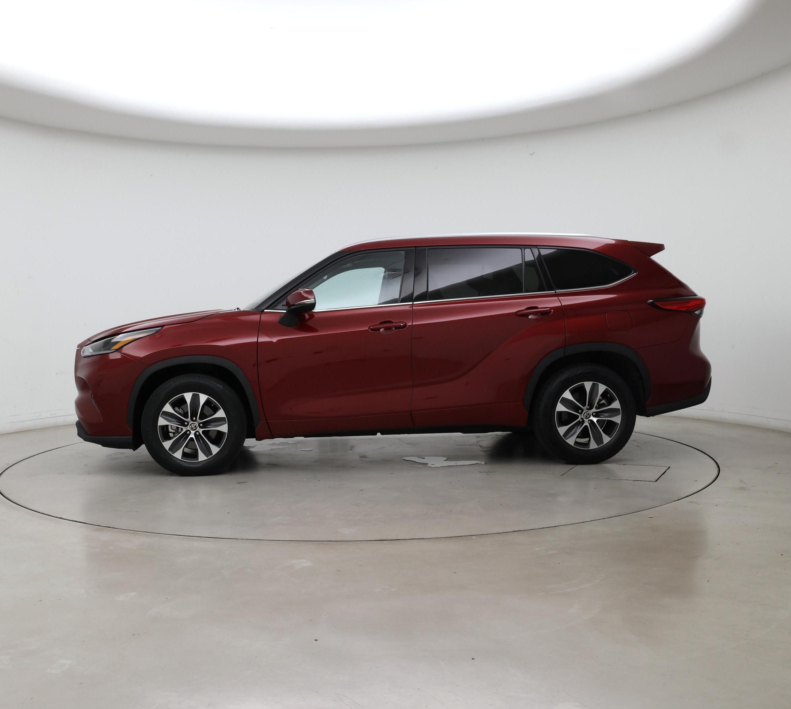 Thumbnail: 2021 Toyota Highlander - 3