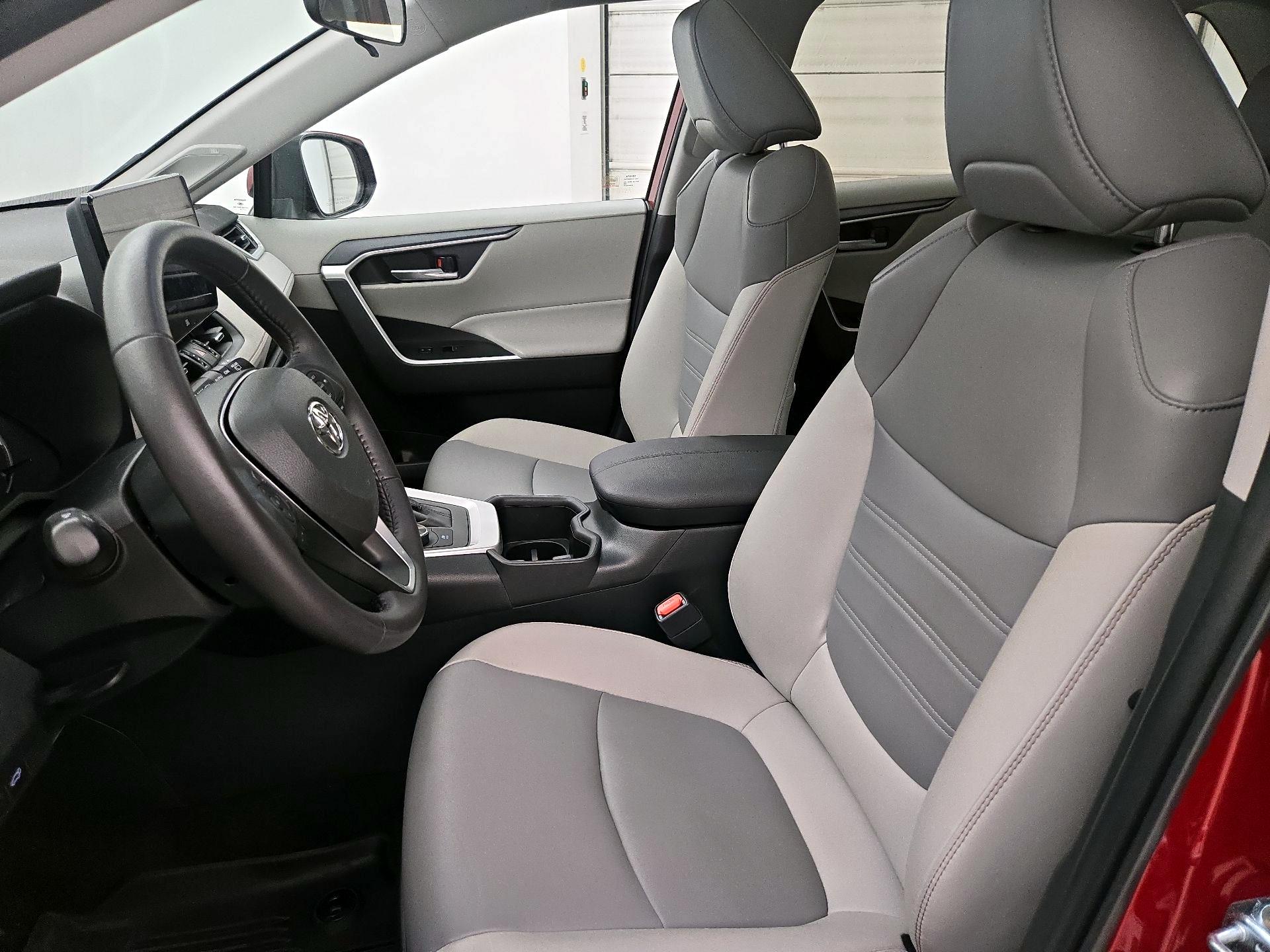 Thumbnail: 2023 Toyota RAV4 - 11