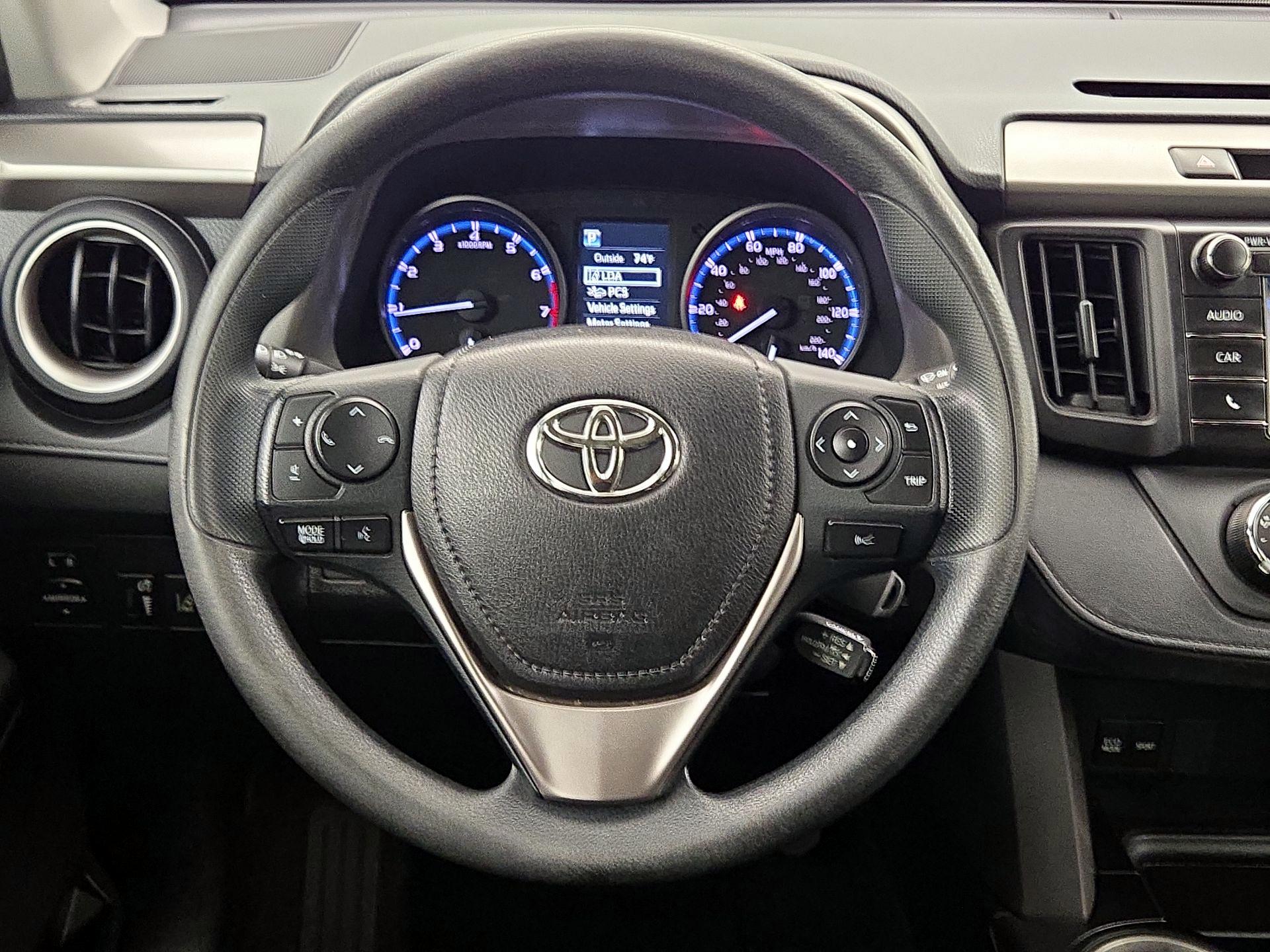 Thumbnail: 2017 Toyota RAV4 - 10