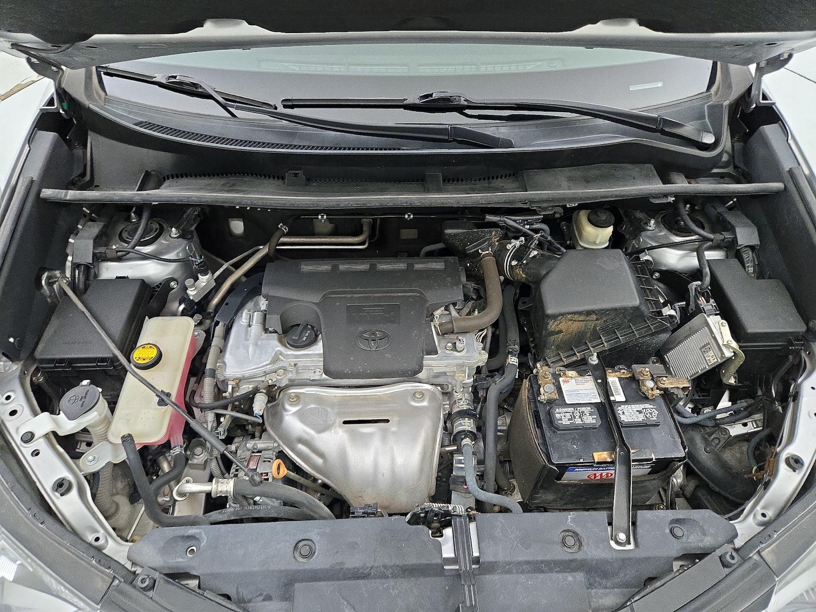 2017 Toyota RAV4 LE - Photo 22