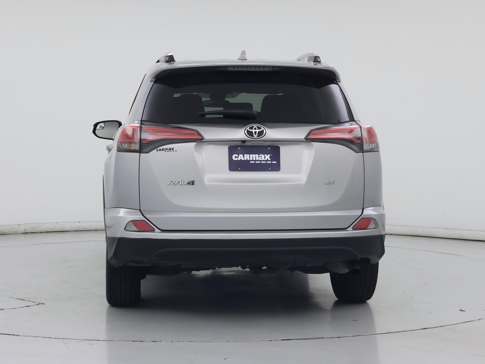2017 Toyota RAV4 LE - Photo 7