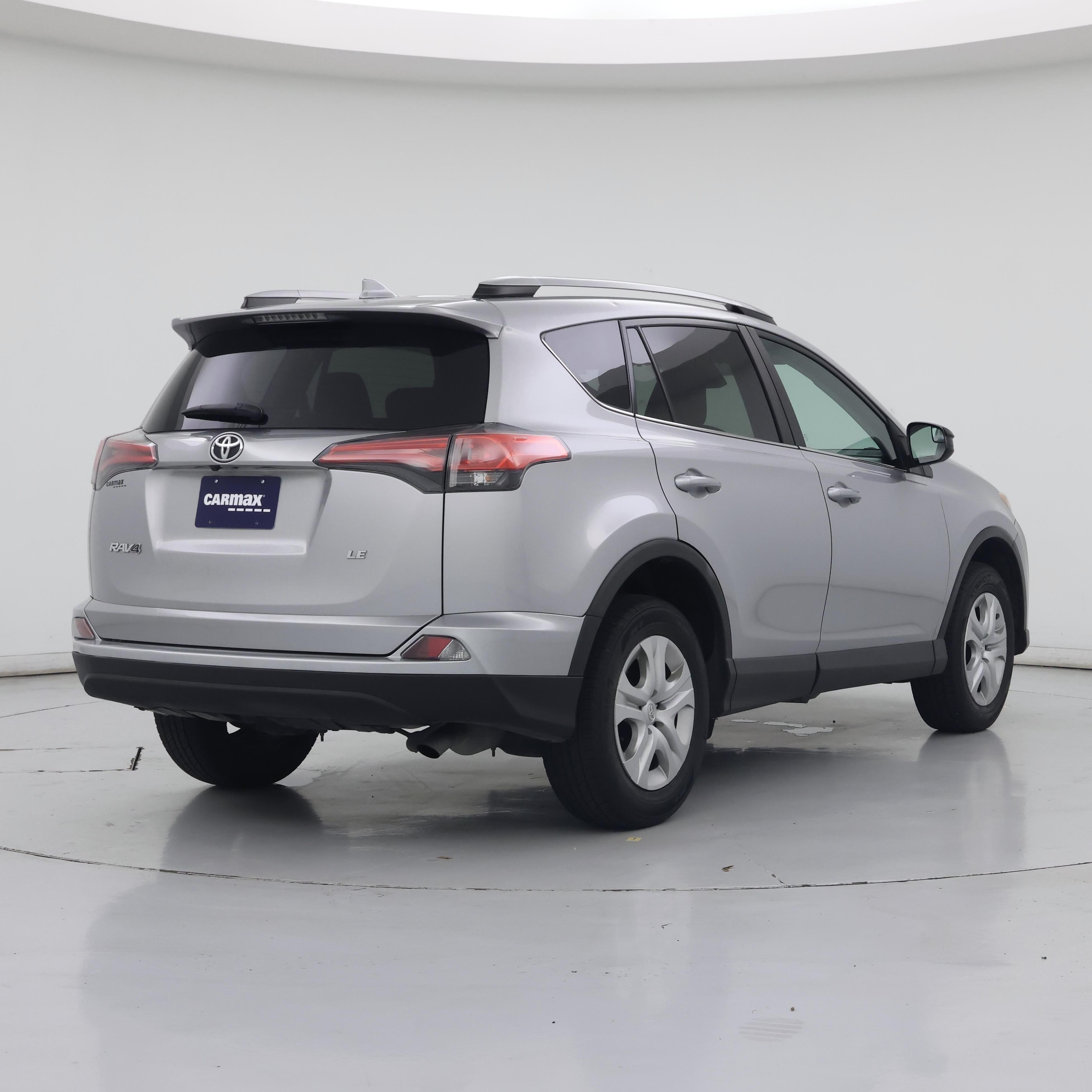 Thumbnail: 2017 Toyota RAV4 - 8