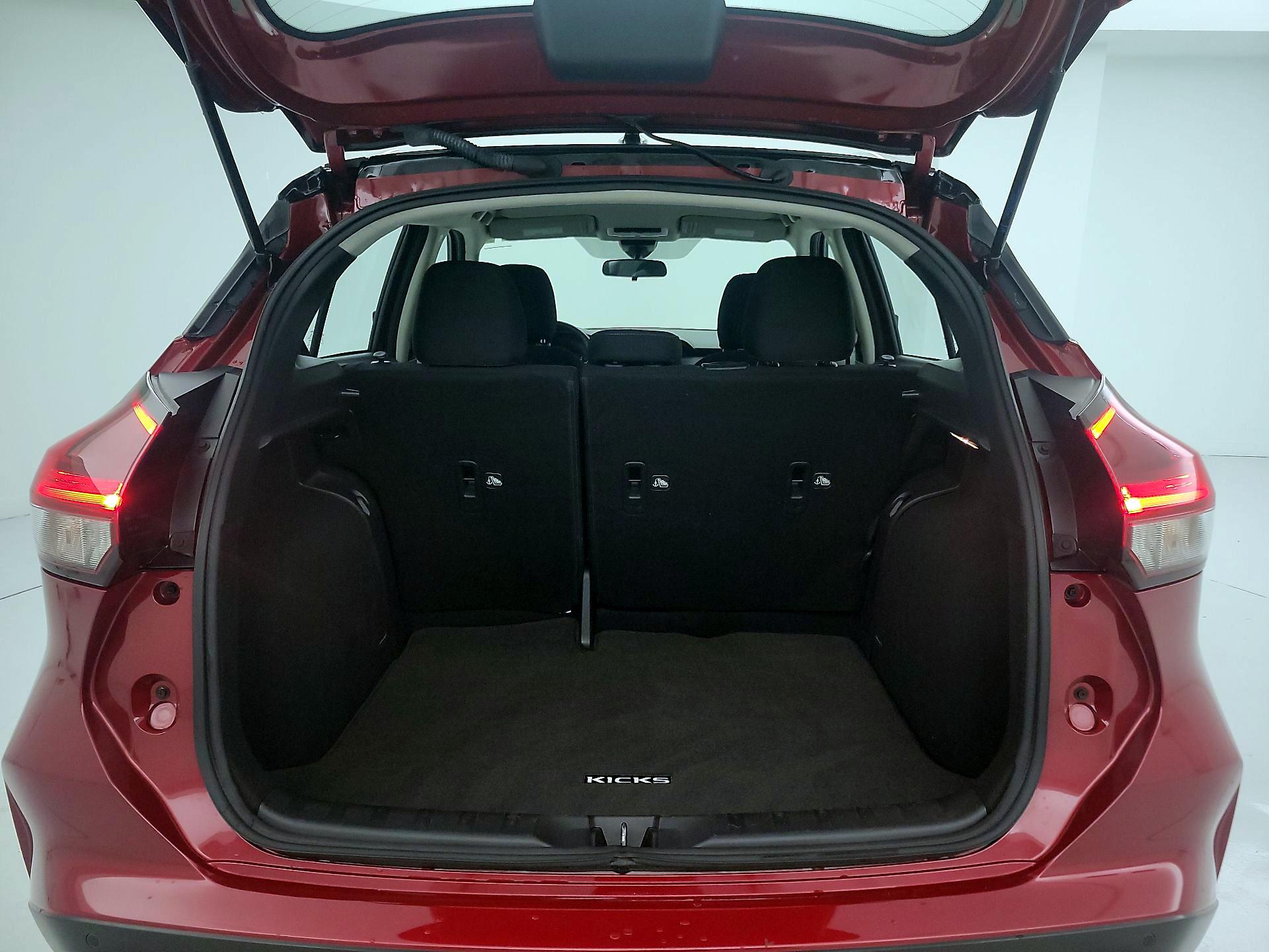 Thumbnail: 2023 Nissan Kicks - 20