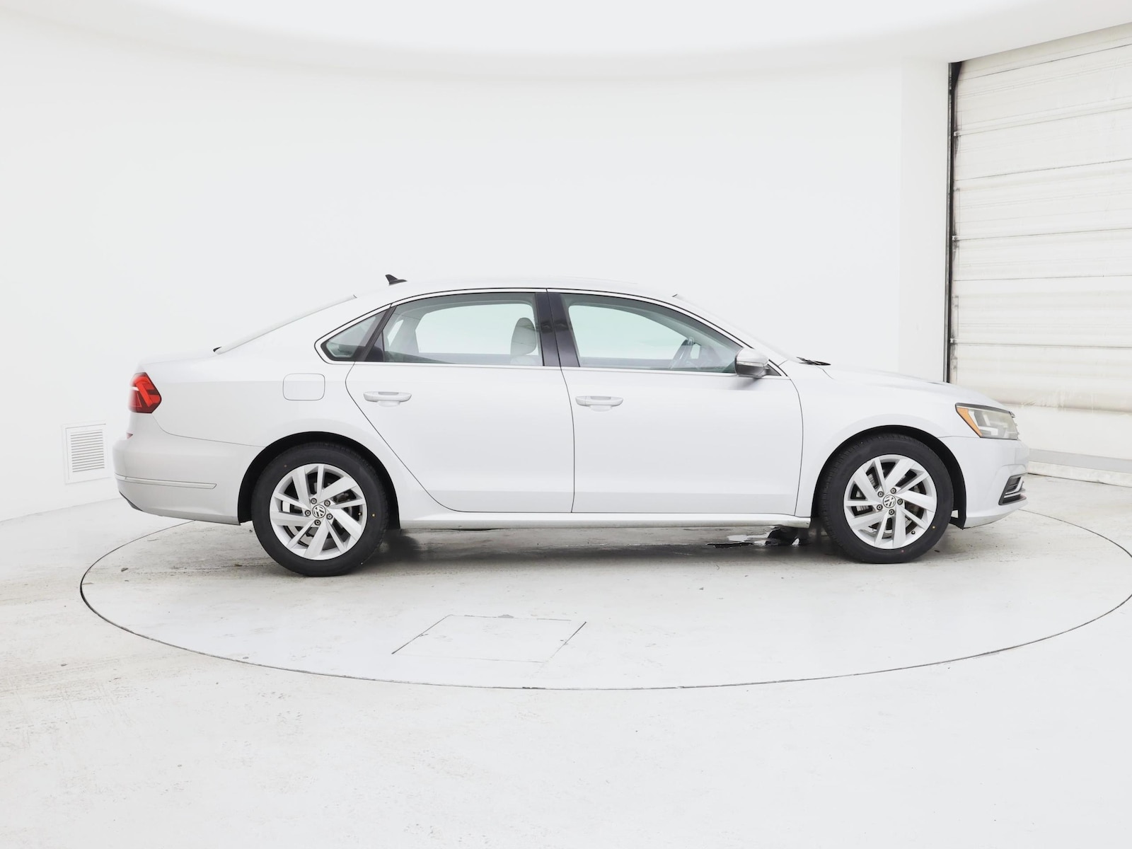 2018 Volkswagen Passat SE - Photo 8