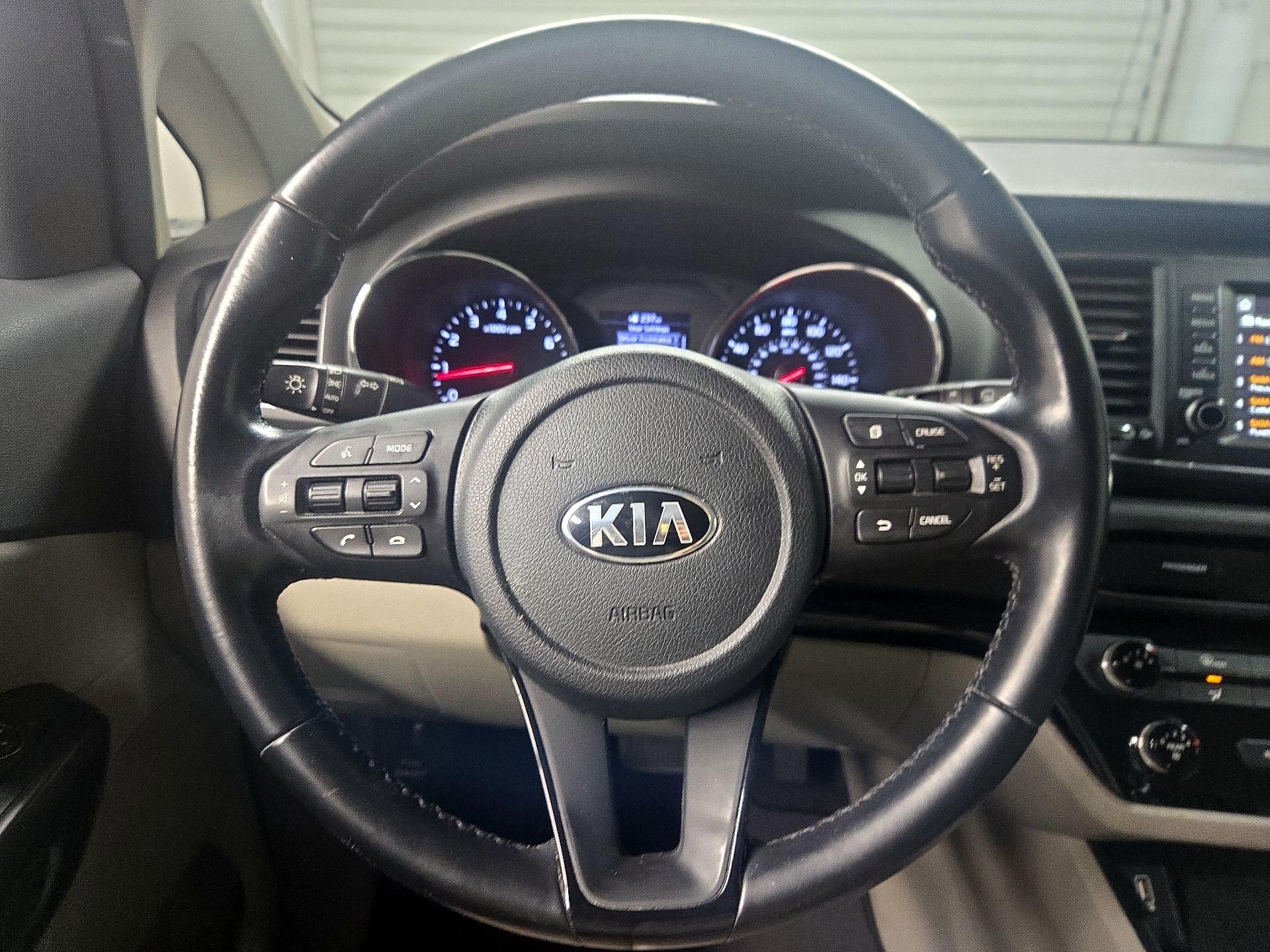 Thumbnail: 2020 Kia Sedona - 10