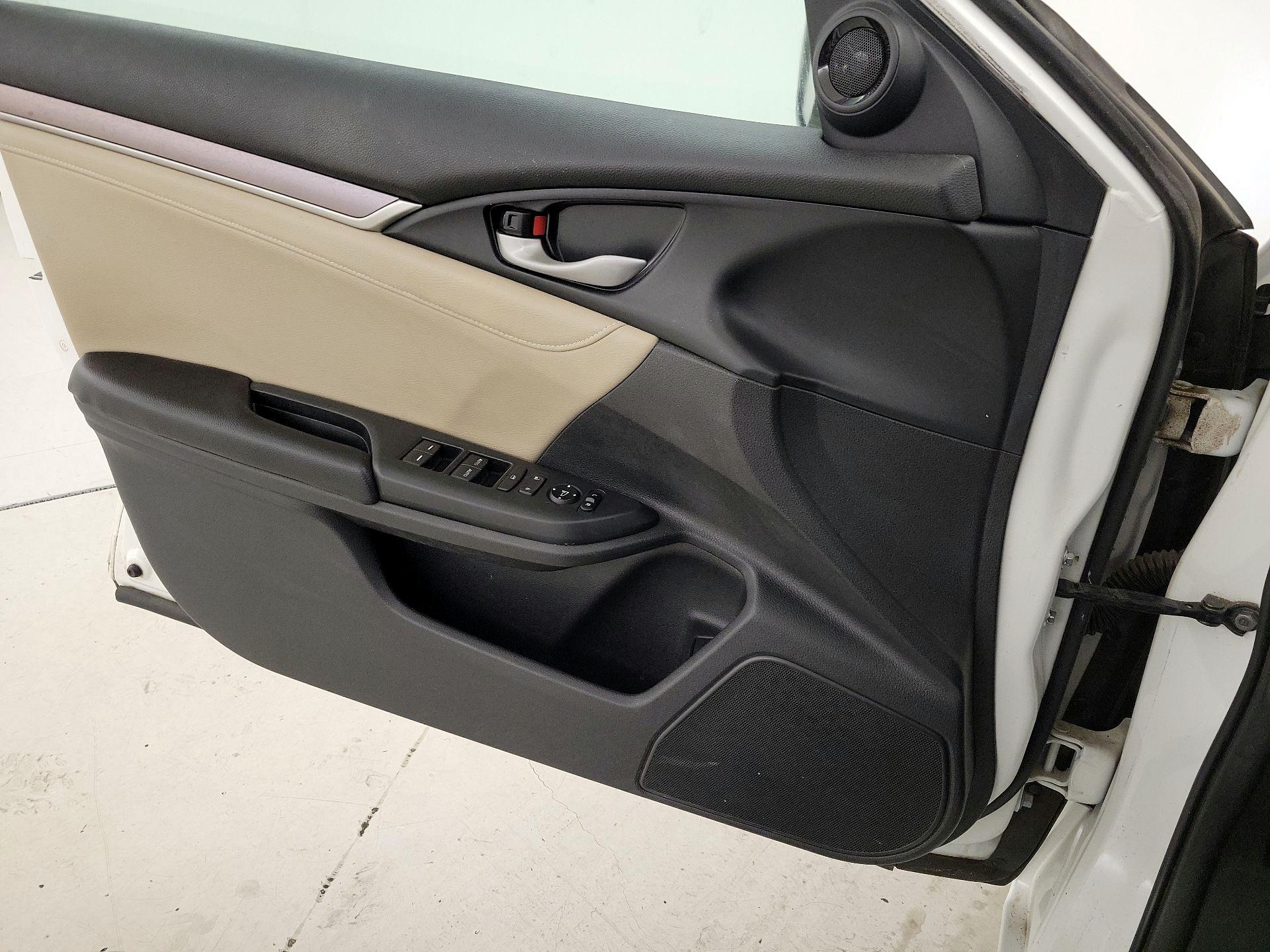 Thumbnail: 2017 Honda Civic - 12